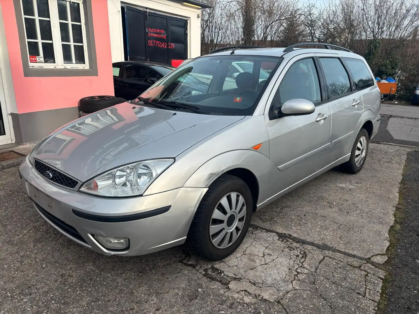 Ford Focus 1.8 Ghia Silber - 1