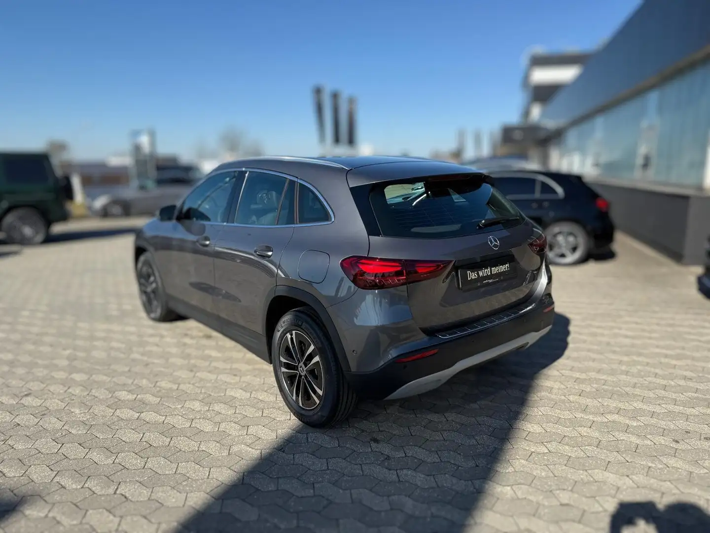 Mercedes-Benz GLA 200 Advanced AHK/LED/eleHeck/Tot/Kamera/MBUX Grau - 2
