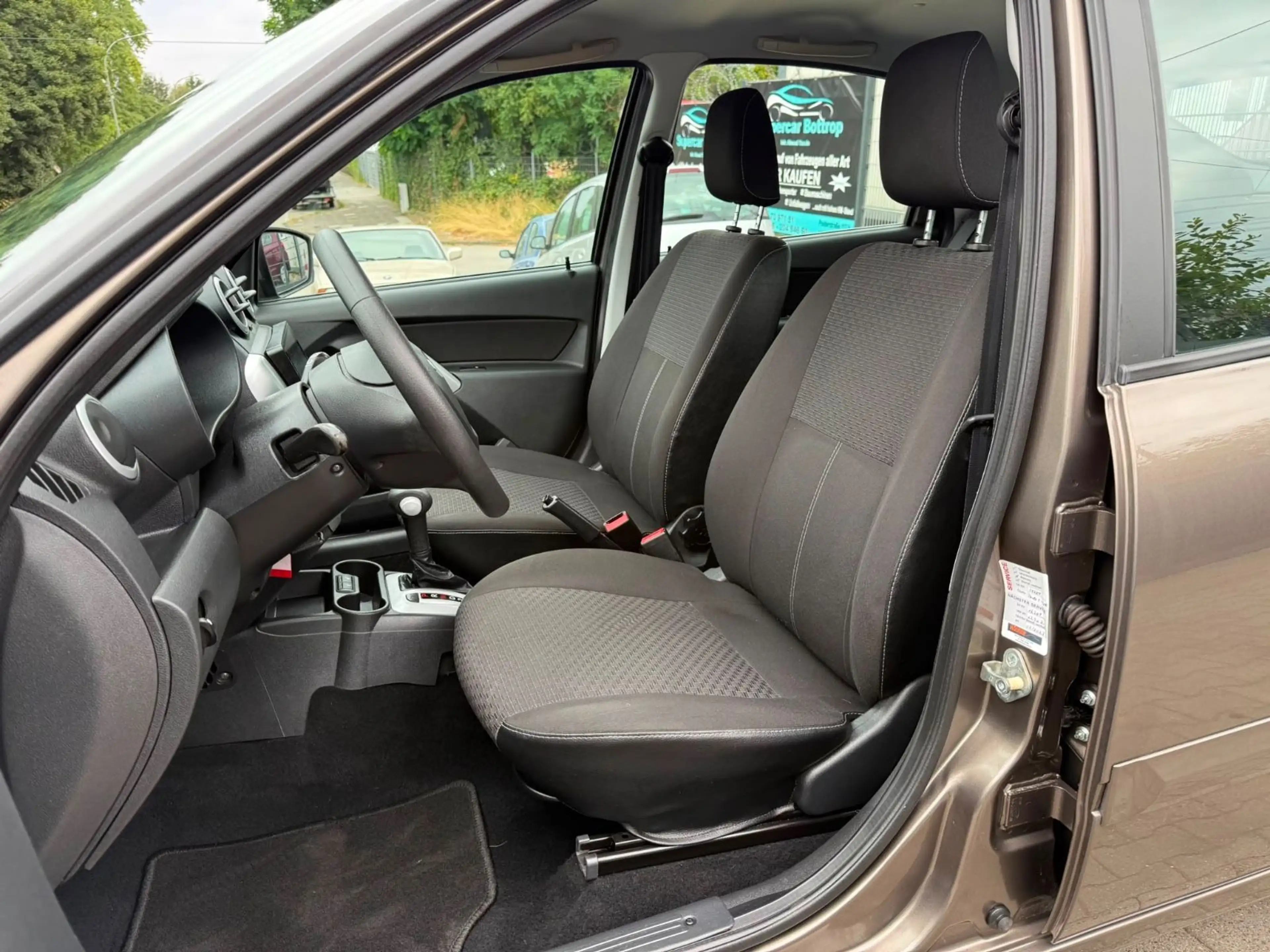 Lada Granta — photo 10