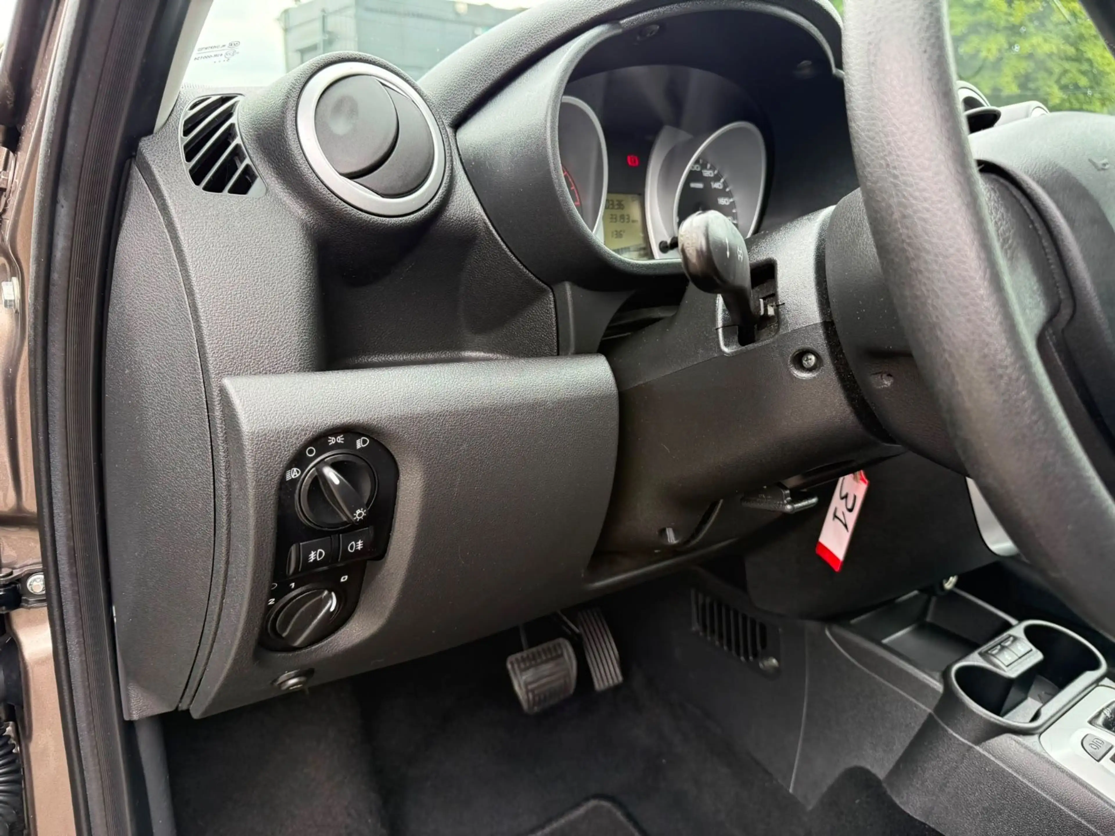 Lada Granta — photo 12