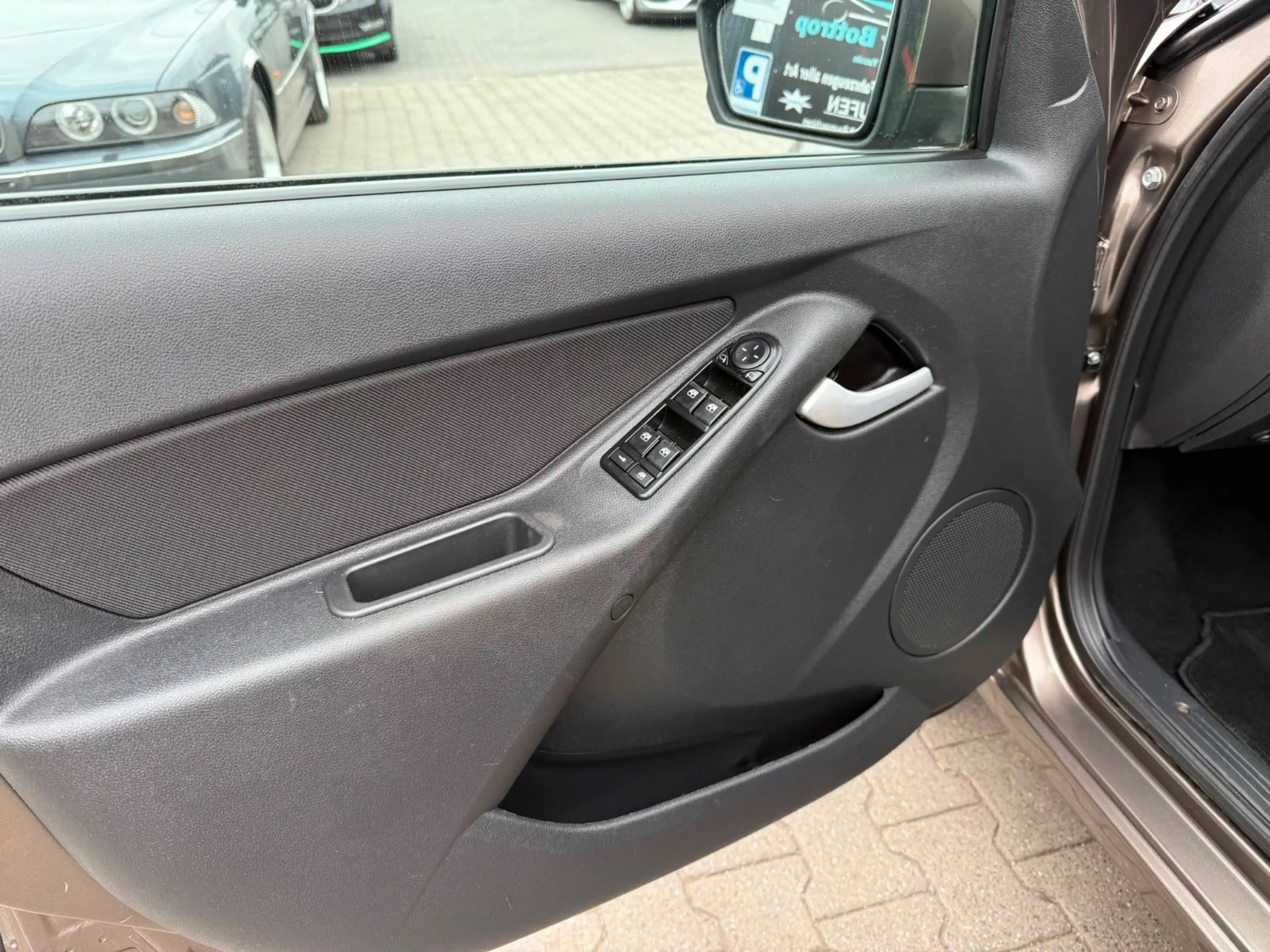 Lada Granta — photo 11
