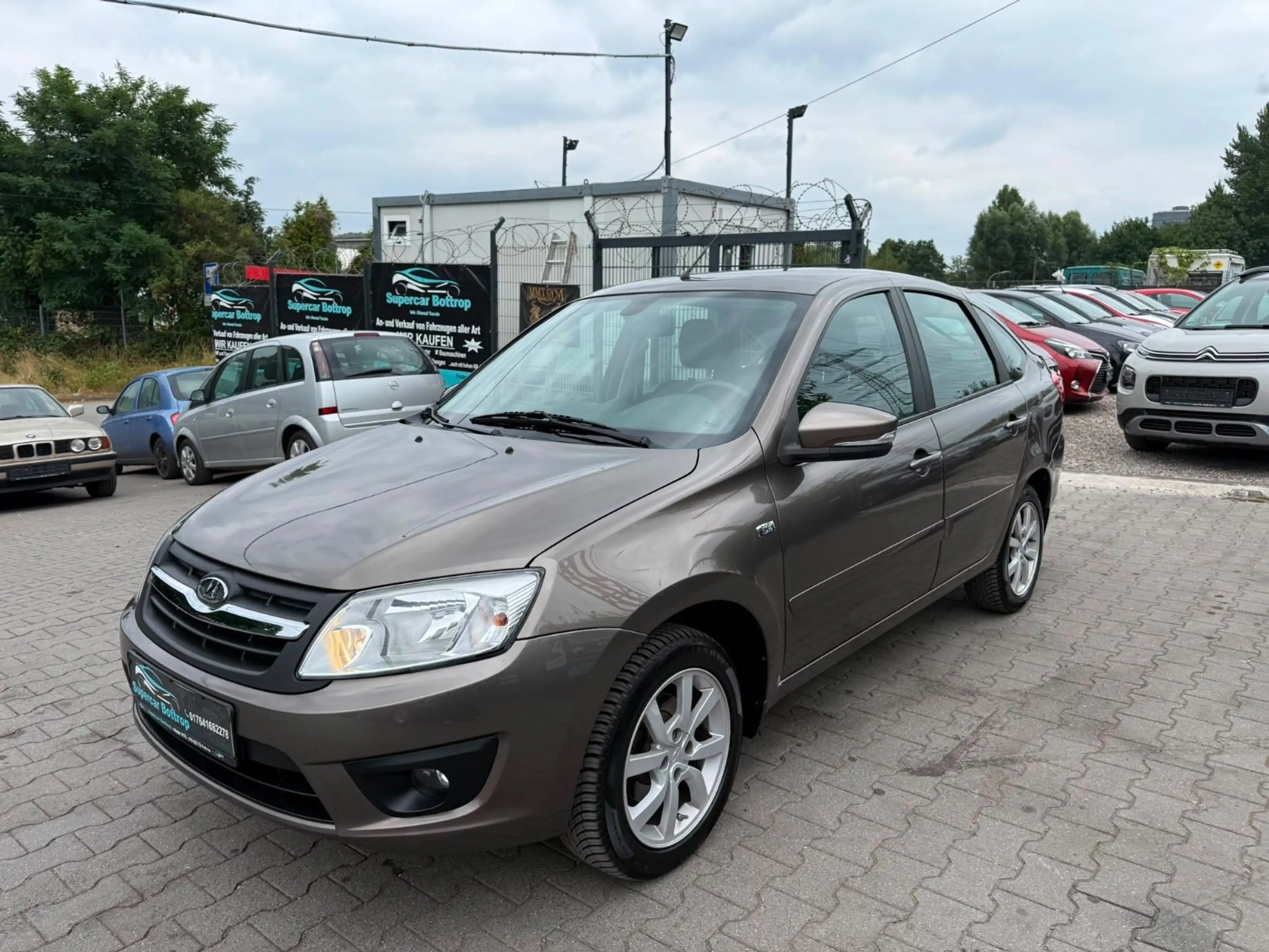 Lada Granta — photo 2