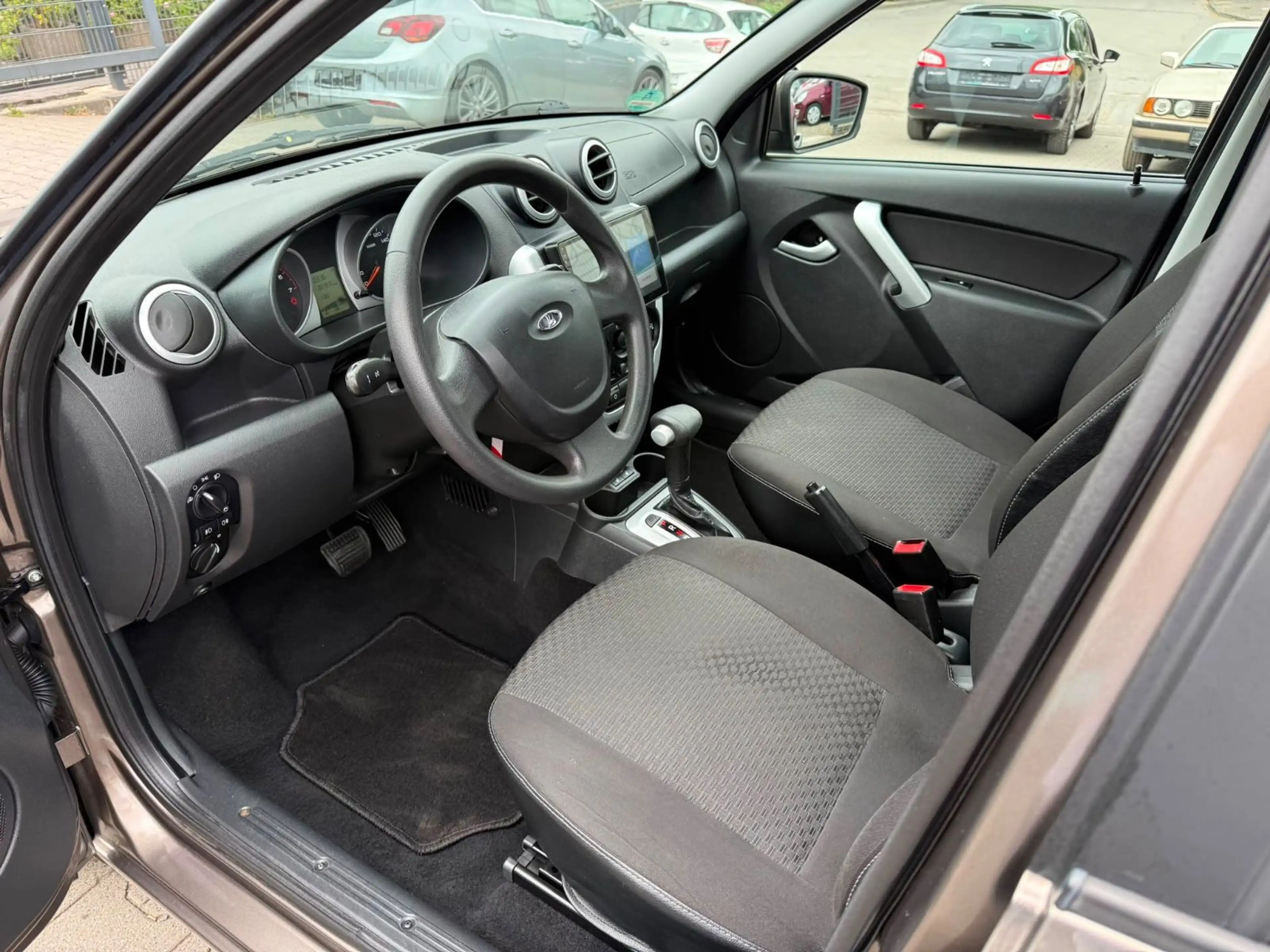 Lada Granta — photo 9