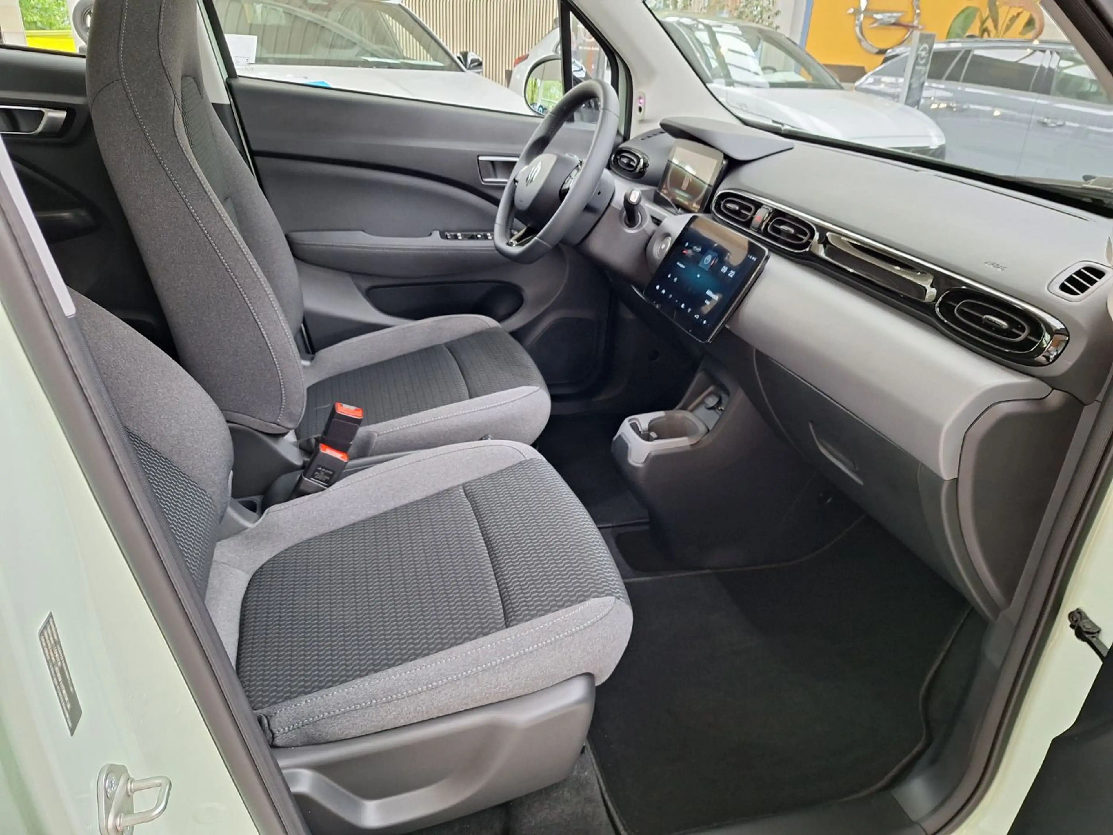Leapmotor T03 37 70 kW BEV ACC+Navi+Pano+SD+Kam.+KeyLess — photo 6