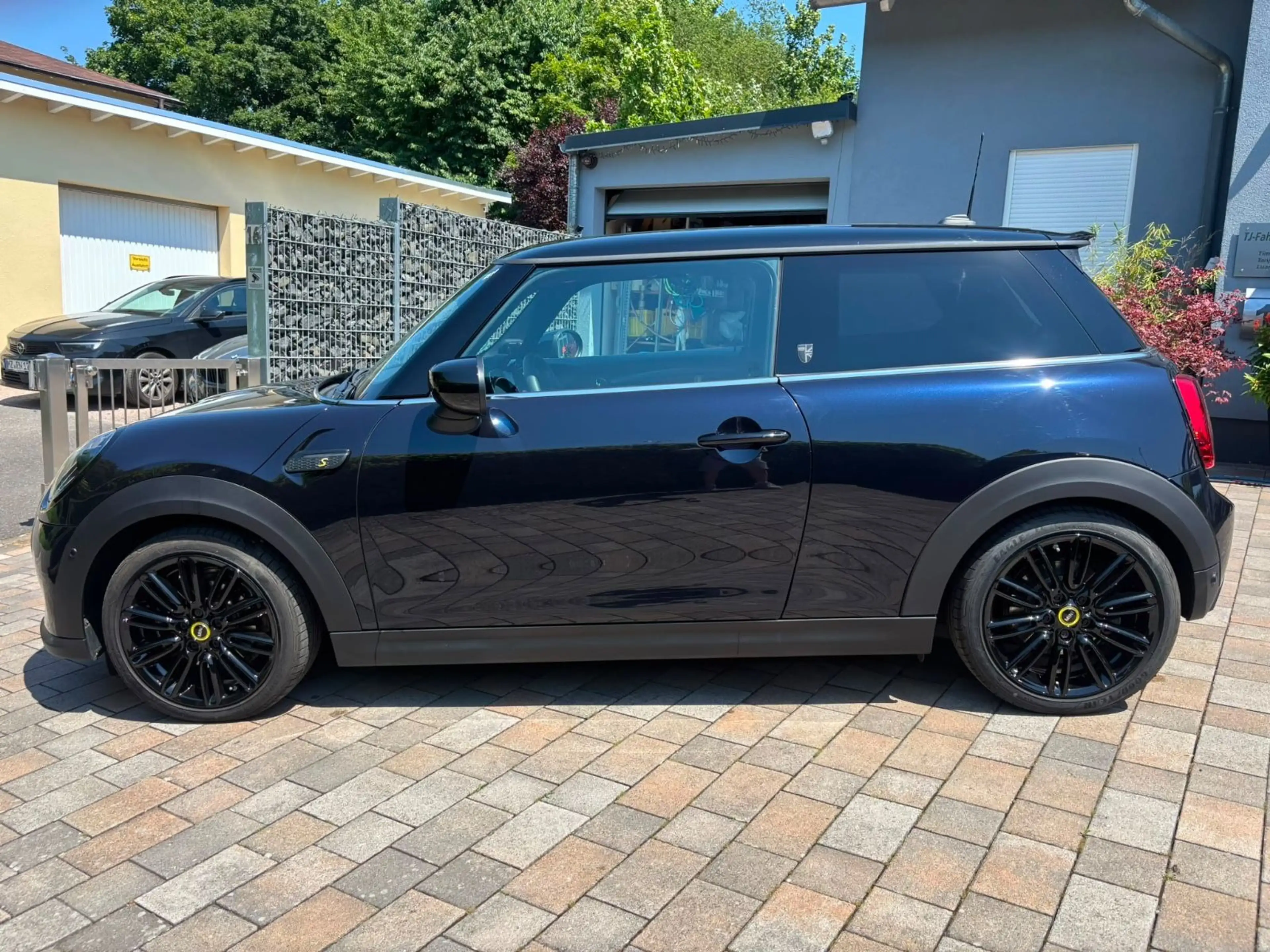 MINI Cooper SE Pano HUD H/K Navi LED Kam 17 — photo 5