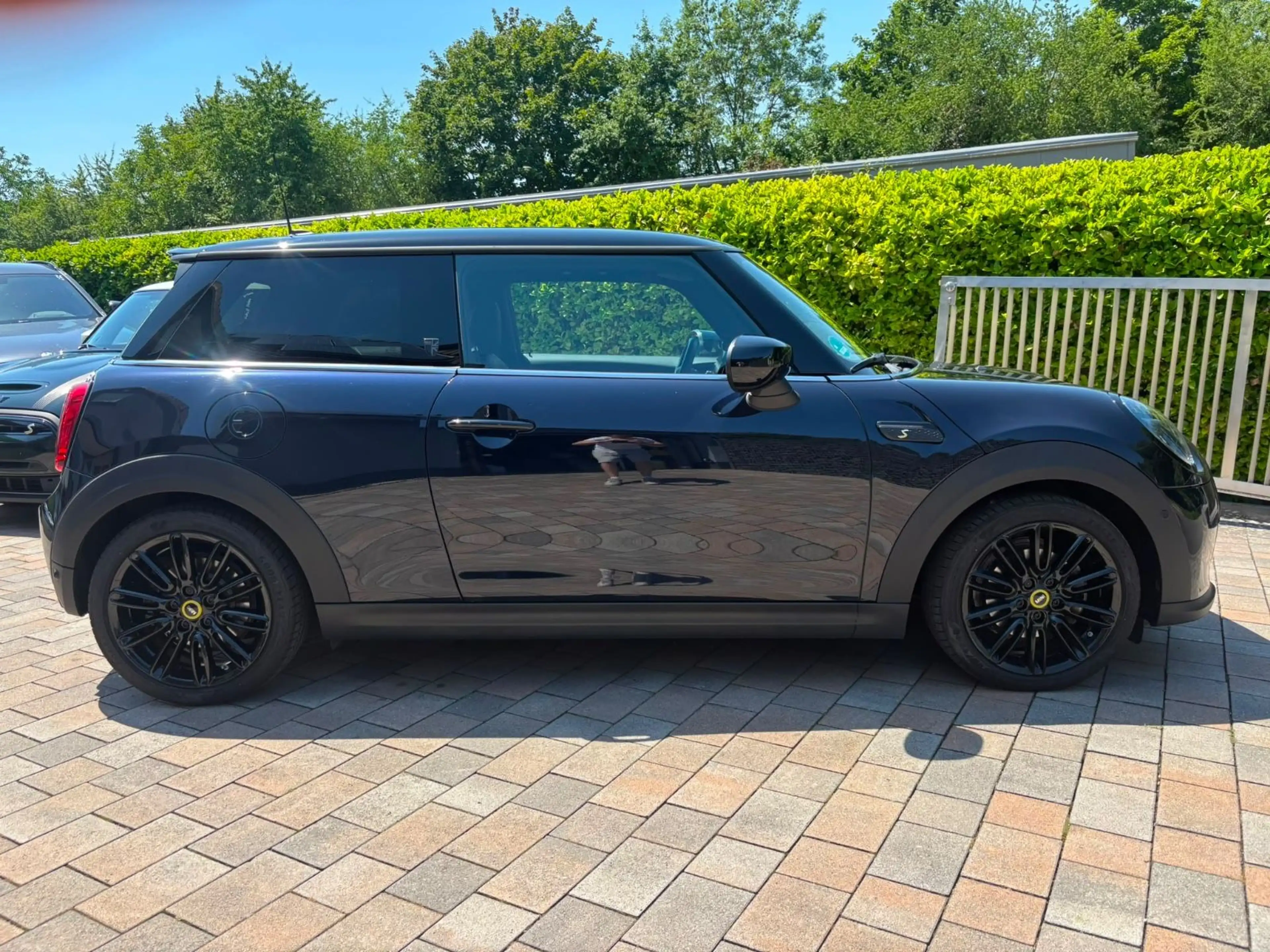 MINI Cooper SE Pano HUD H/K Navi LED Kam 17 — photo 4