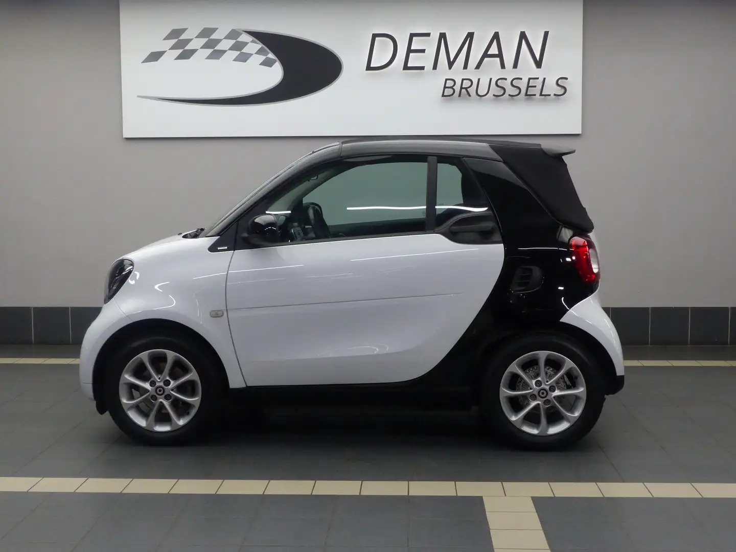 smart forTwo Cabriolet * DCT * Passion * ISOFIX Bianco - 2