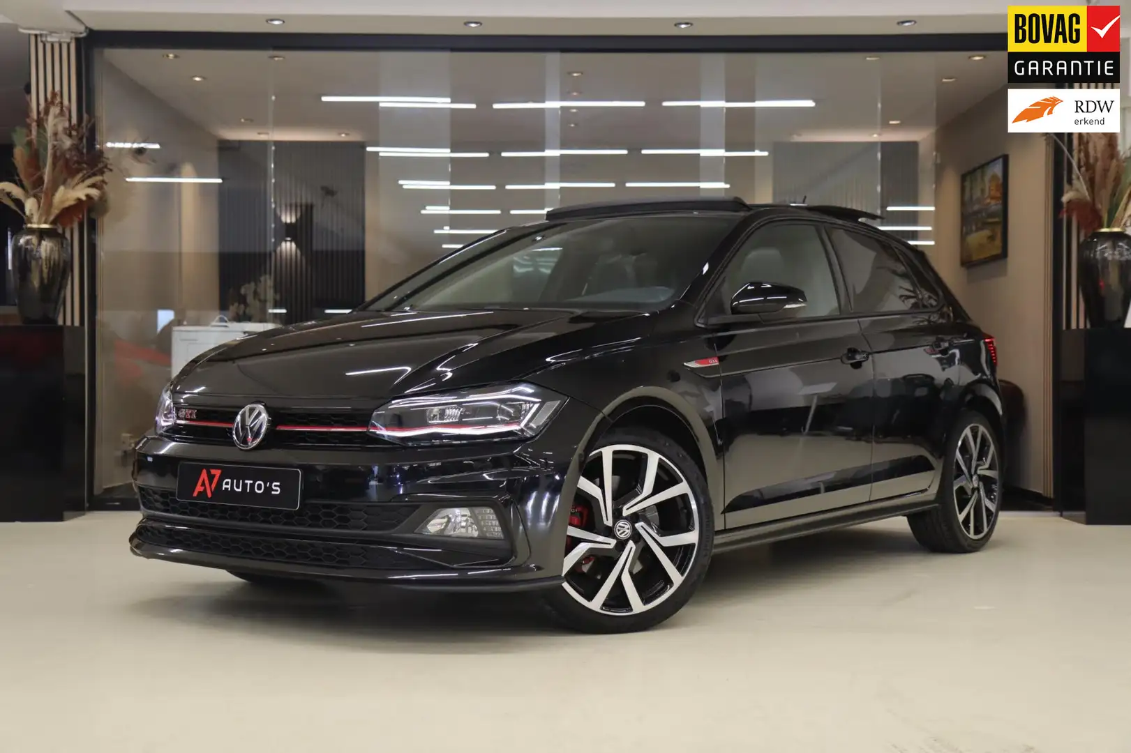 Volkswagen Polo GTI 2.0 TSI PANO/CARPLAY/CAM/SFEERVER/BLINDESPOT/VOL Zwart - 1