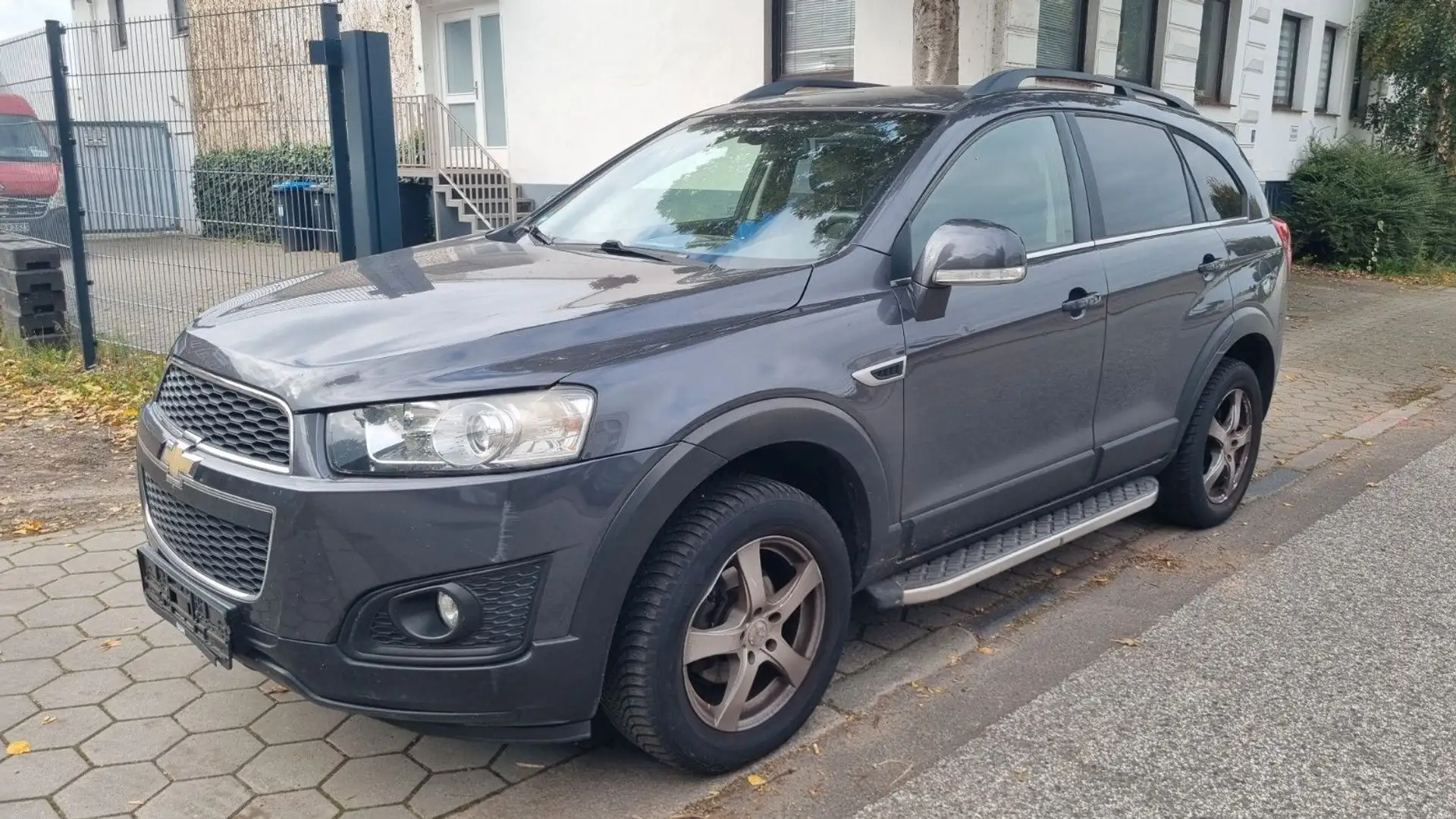 Chevrolet Captiva 2.4 LT 2WD Grau - 1