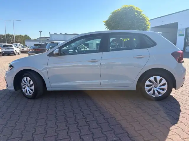 Volkswagen Polo view 6