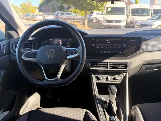 Volkswagen Polo view 8