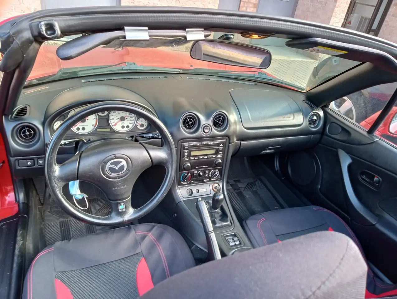 Mazda MX-5 Miata снимка Mazda MX-5 Miata