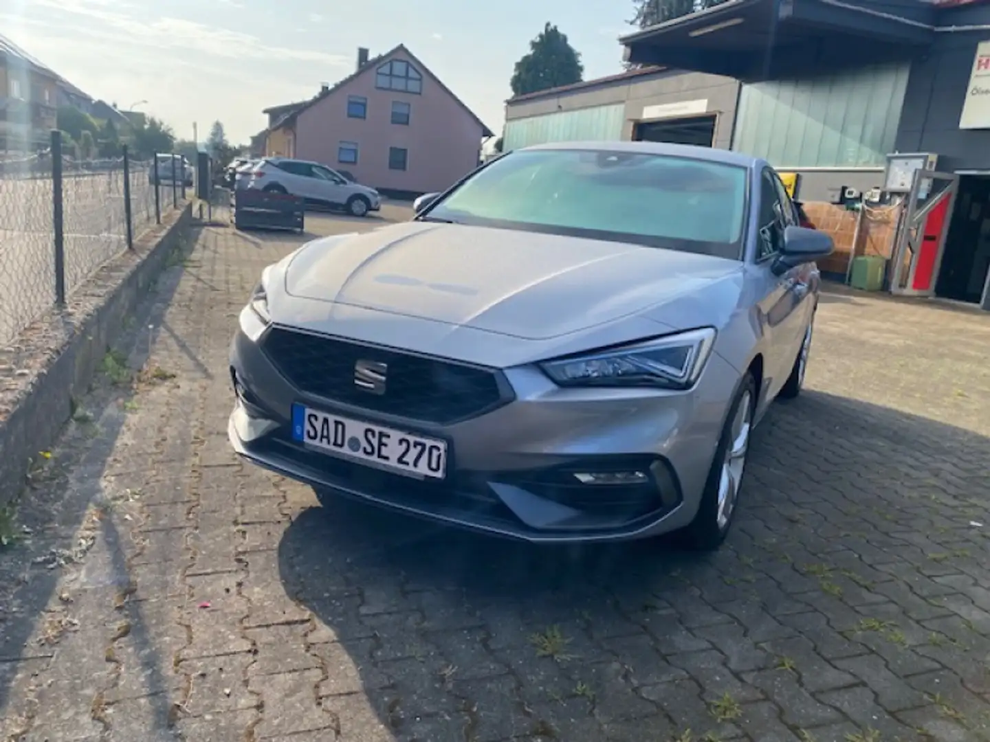 SEAT Leon Leon 1.5 eTSI ACT FR Silber - 1