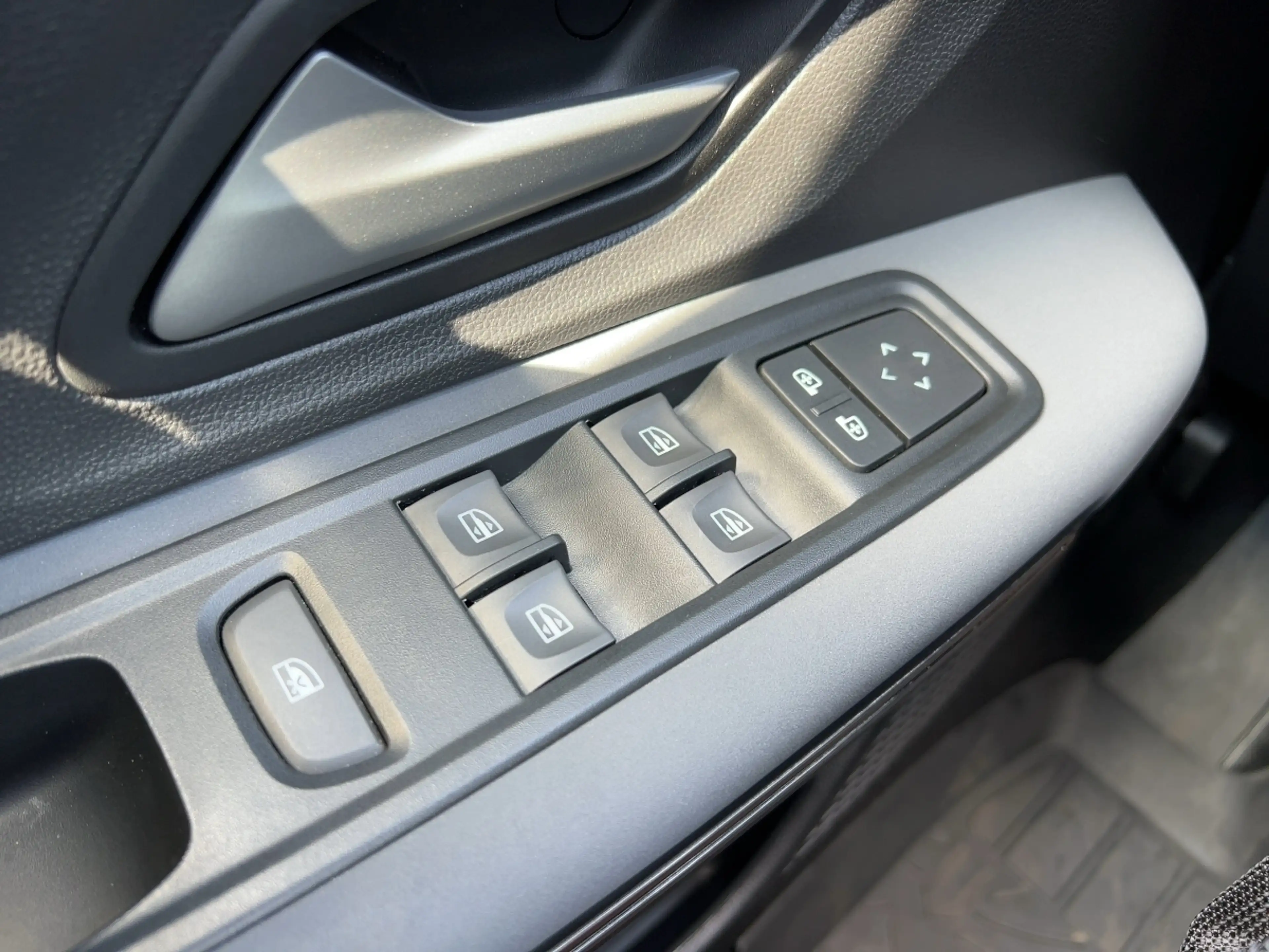 Dacia Jogger Extreme TCe 110 7-Sitzer SHZ PDC KLIMA ABS — photo 20