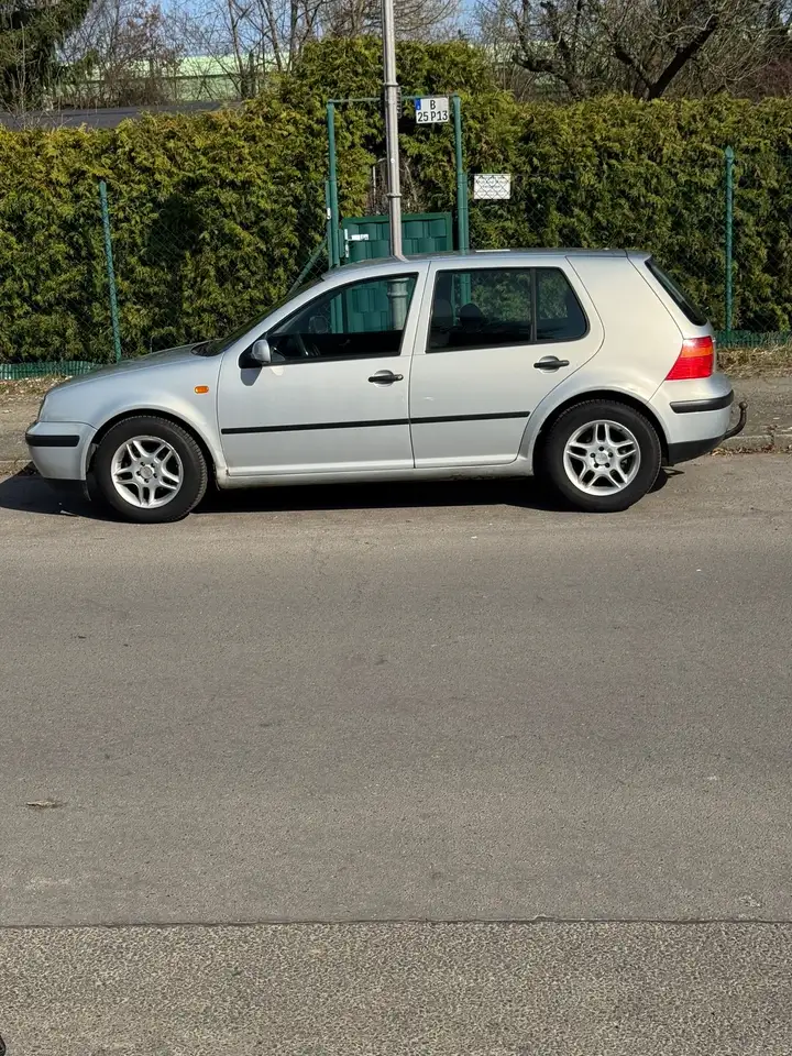 Volkswagen Golf 1.6 Trendline, foto 4