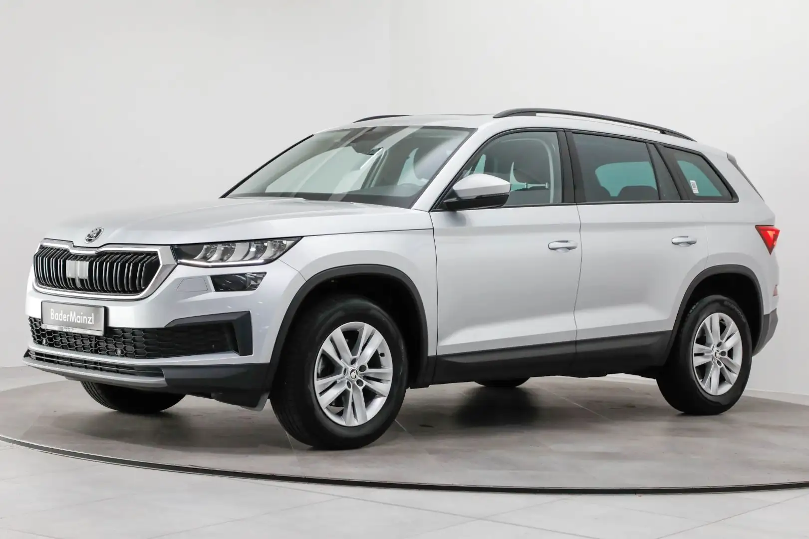 Skoda Kodiaq 1.5 TSI Pano Navi SHZ Virtual Kamera LED Silber - 2