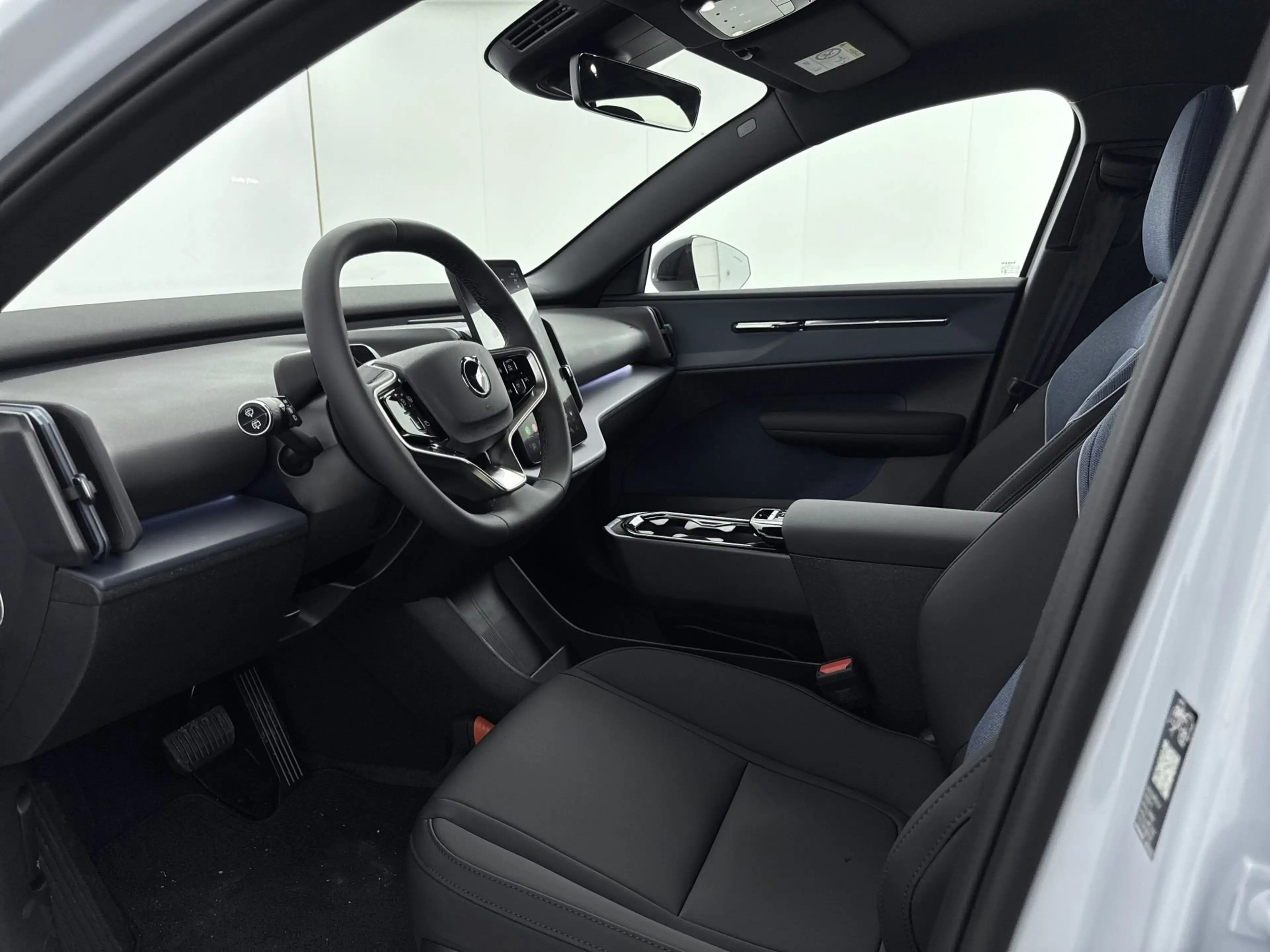 Volvo EX30 Single Motor Plus Europa 51 kWh | Stoel + Stuurver — photo 11