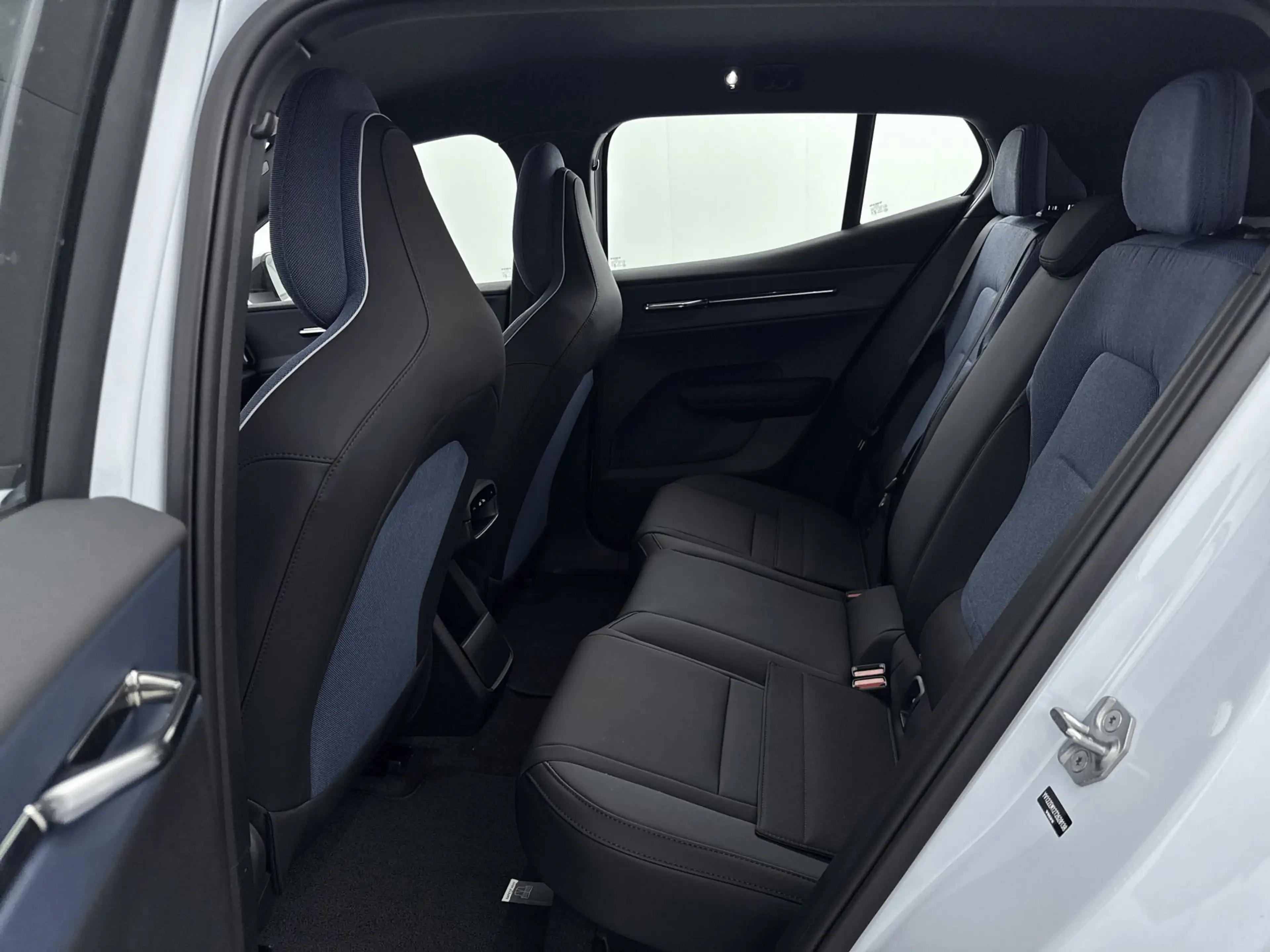 Volvo EX30 Single Motor Plus Europa 51 kWh | Stoel + Stuurver — photo 29