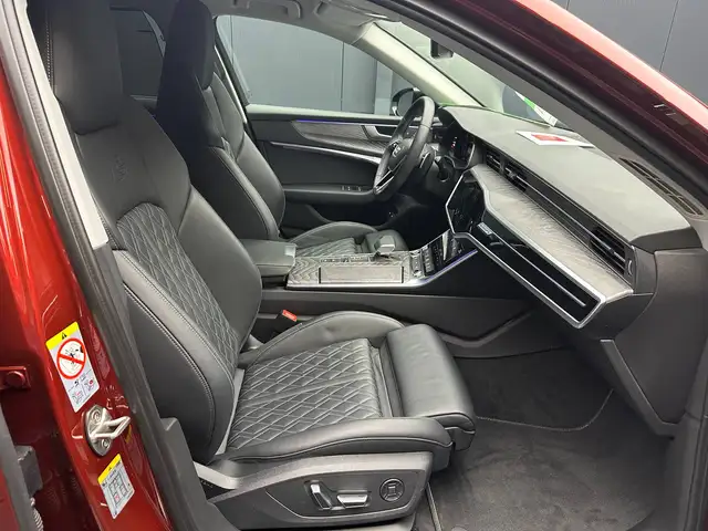 Audi A6 view 12