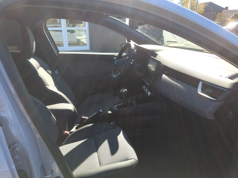 Renault Clio TCe 90 Techno SHZ LKHZ — photo 9