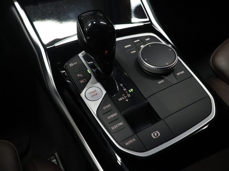 BMW 320 3-serie Touring 320e Business Edition Plus M Sport — photo 19