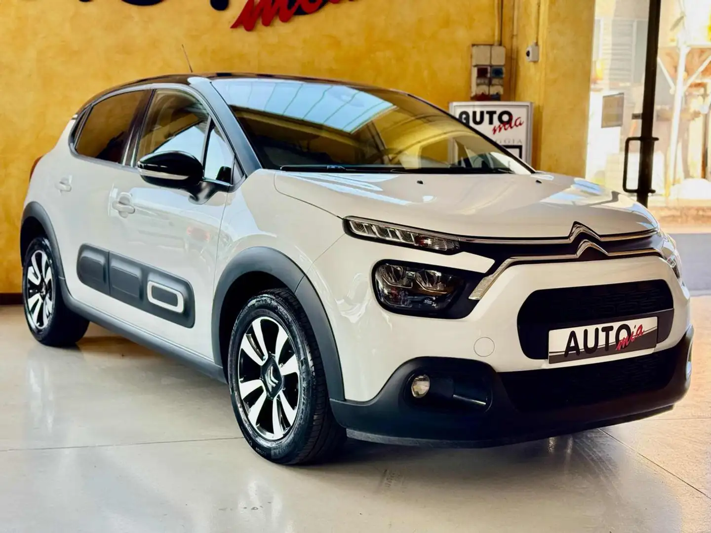 Citroen C3 PureTech 83 S&S Shine Blanc - 2