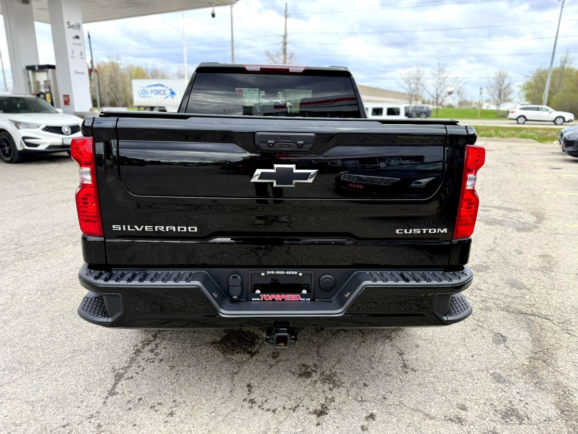2024 Chevrolet Silverado 1500 4WD Crew Cab 157 Custom Trail Boss / Z71 / No Acci — снимка 1