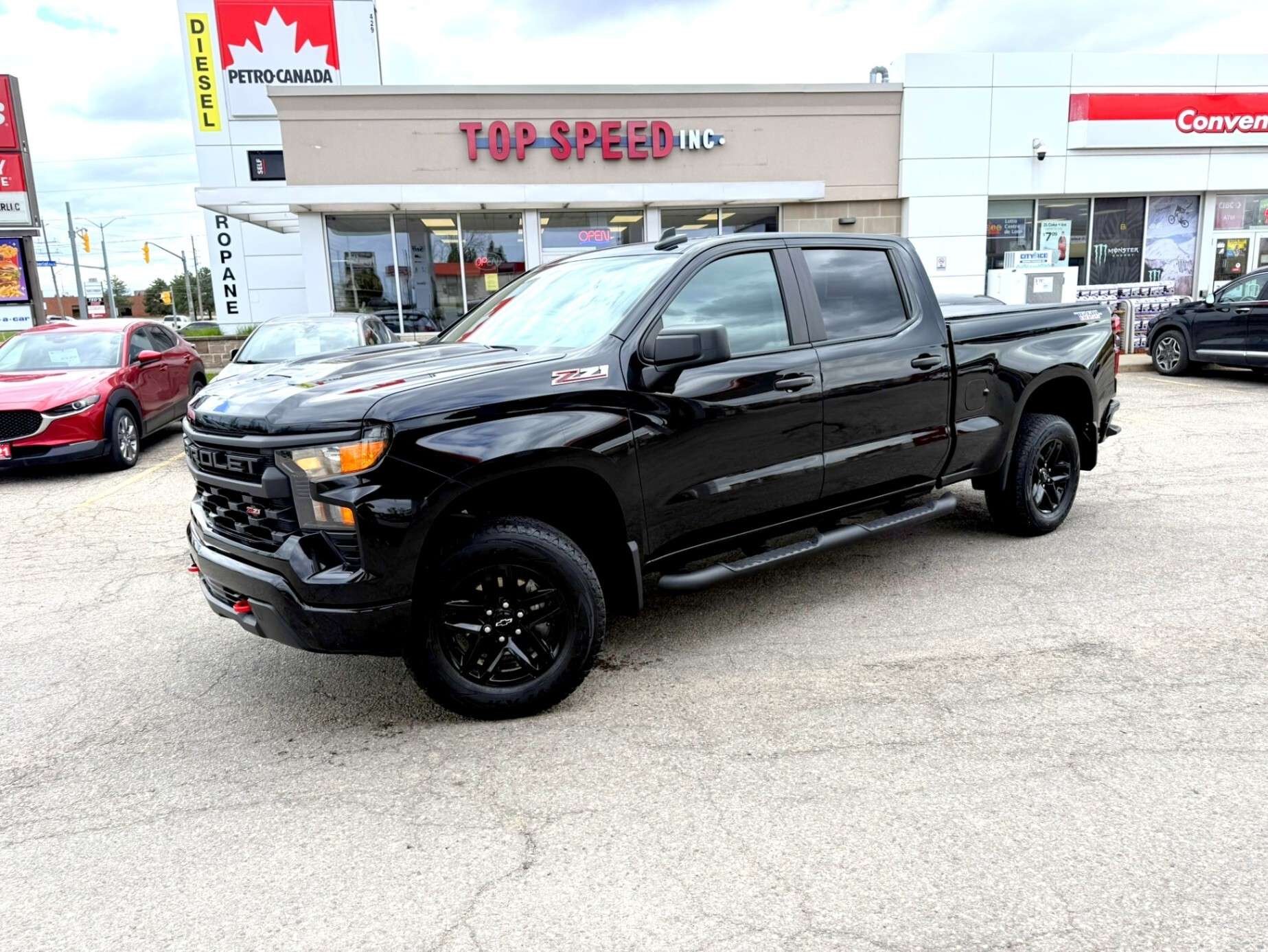 2024 Chevrolet Silverado 1500 4WD Crew Cab 157 Custom Trail Boss / Z71 / No Acci