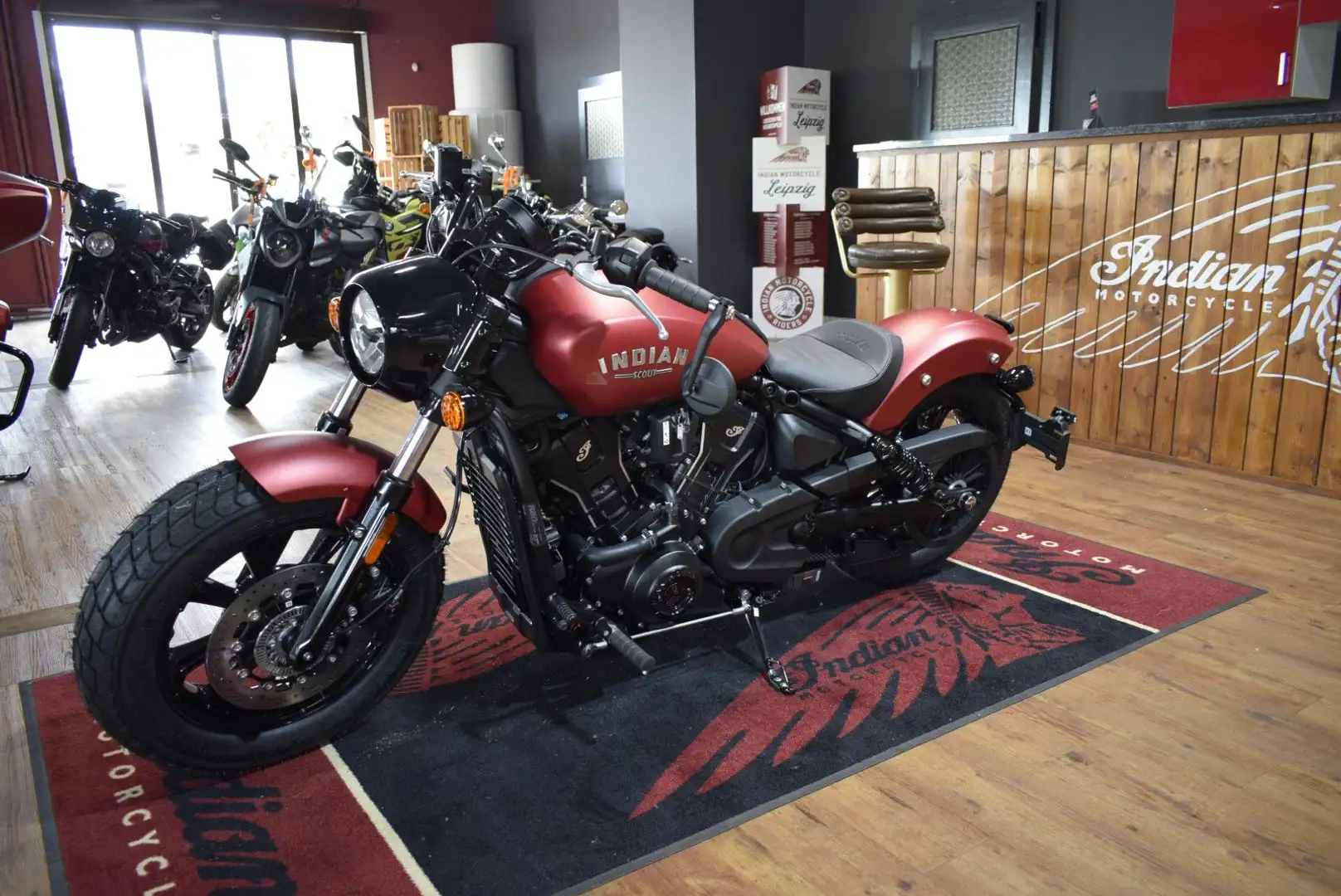 Indian Scout Bobber Limted  Sunset Red Smoke Rosso - 1