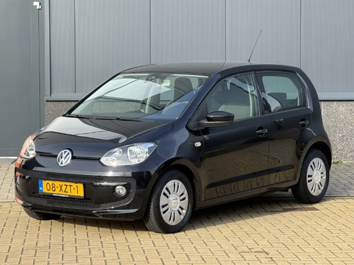 Volkswagen up! 1.0 move up! BlueMotion Zwart - 1