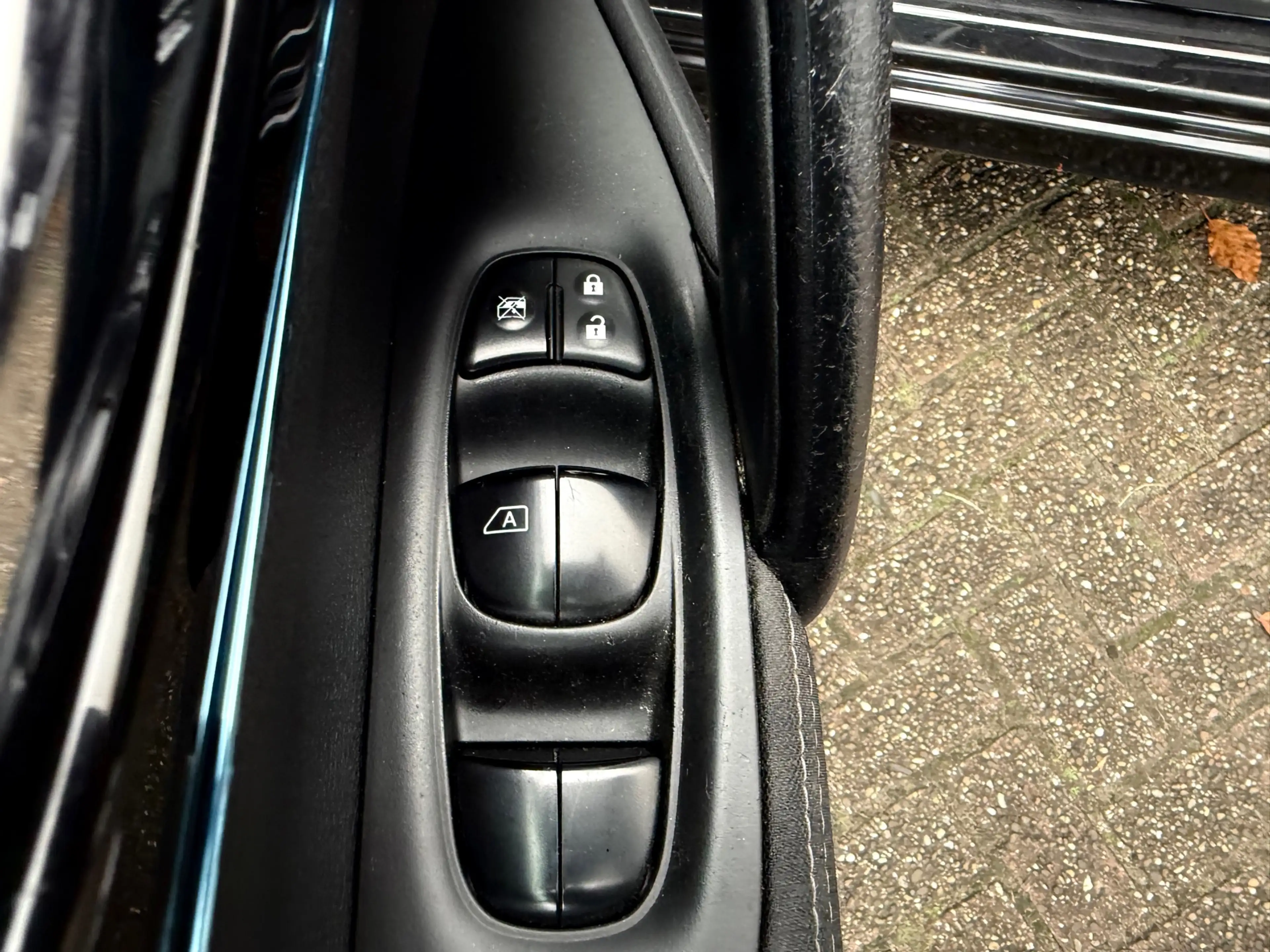 Nissan Qashqai 1.2 Connect Edition — photo 6