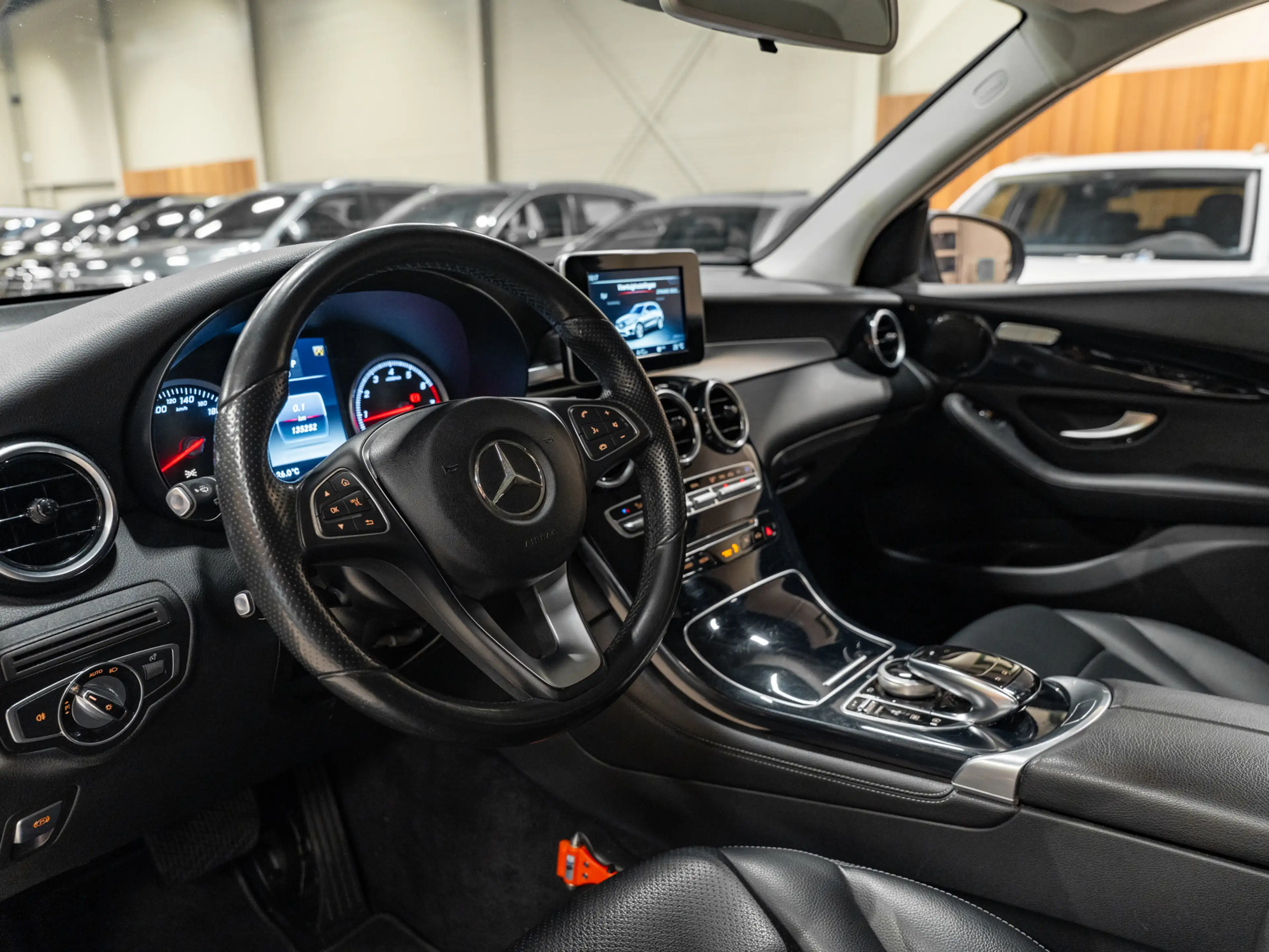 Mercedes-Benz GLC 250 4MATIC Ambition, AMG Velg 18", Voll Led, Treeplank — photo 2