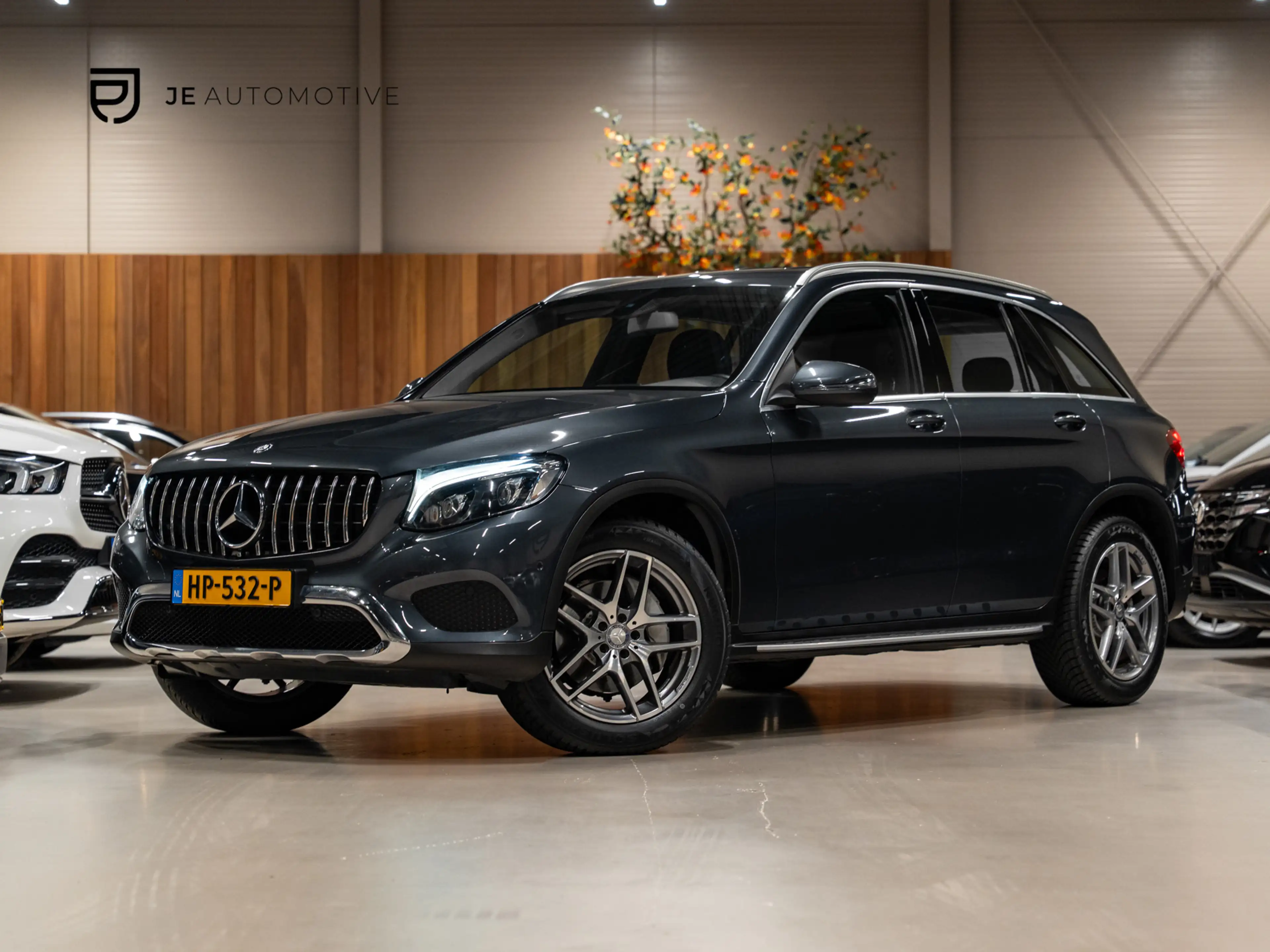 Mercedes-Benz GLC 250 4MATIC Ambition, AMG Velg 18", Voll Led, Treeplank
