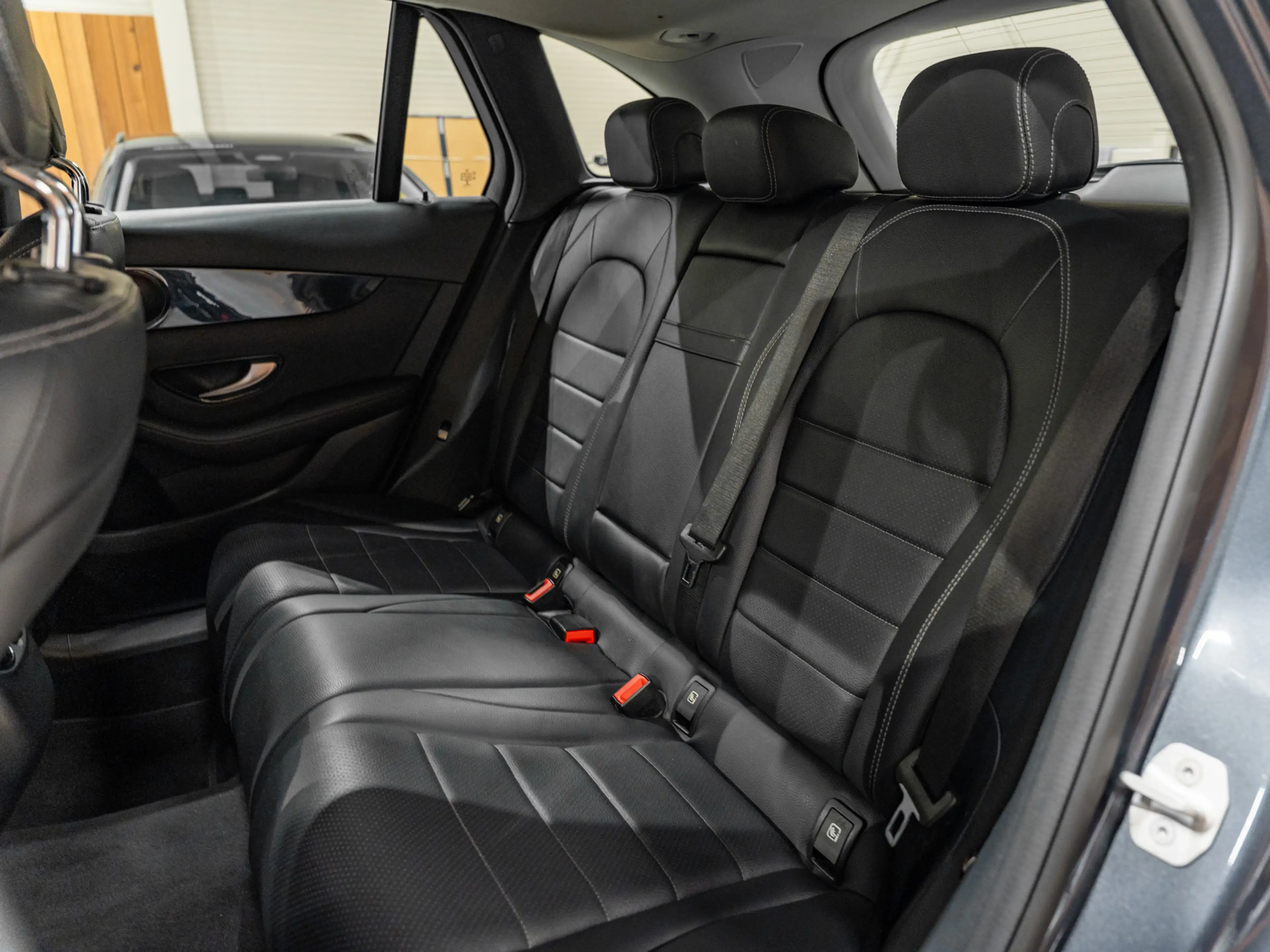 Mercedes-Benz GLC 250 4MATIC Ambition, AMG Velg 18", Voll Led, Treeplank — photo 7