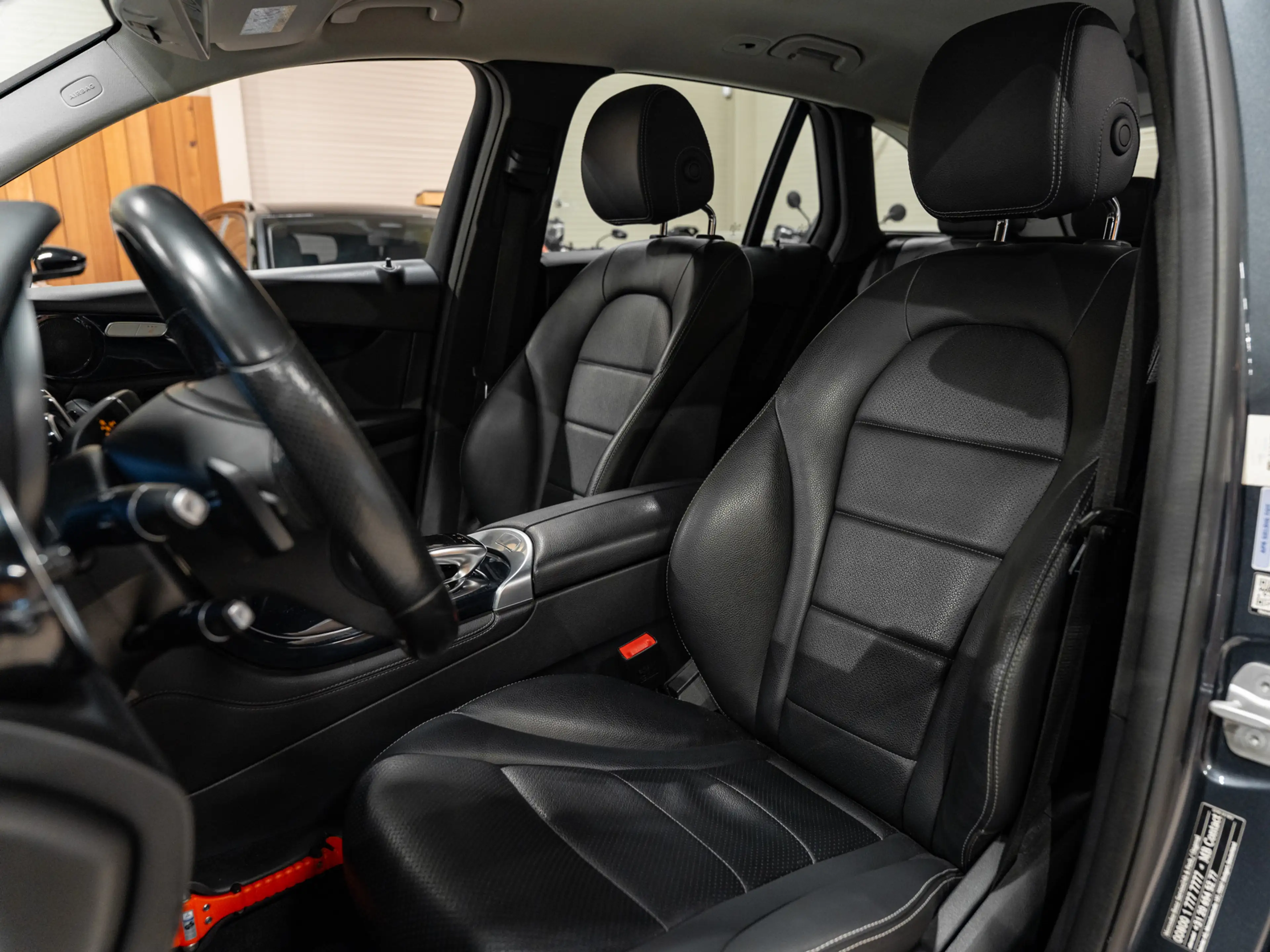 Mercedes-Benz GLC 250 4MATIC Ambition, AMG Velg 18", Voll Led, Treeplank — photo 6