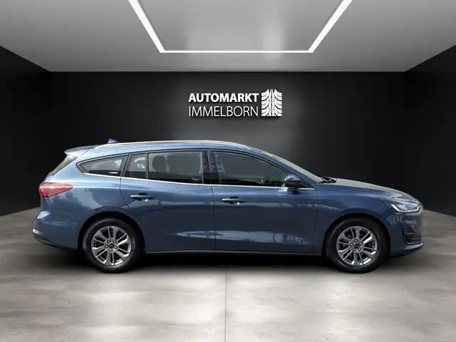 Ford Focus view 7