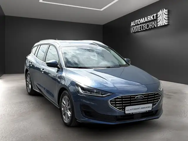 Ford Focus view 2