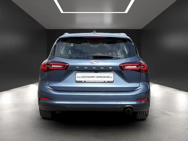 Ford Focus view 9