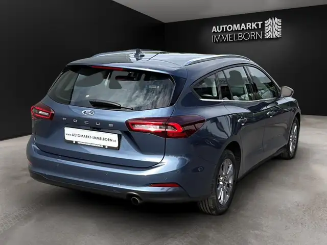 Ford Focus view 11
