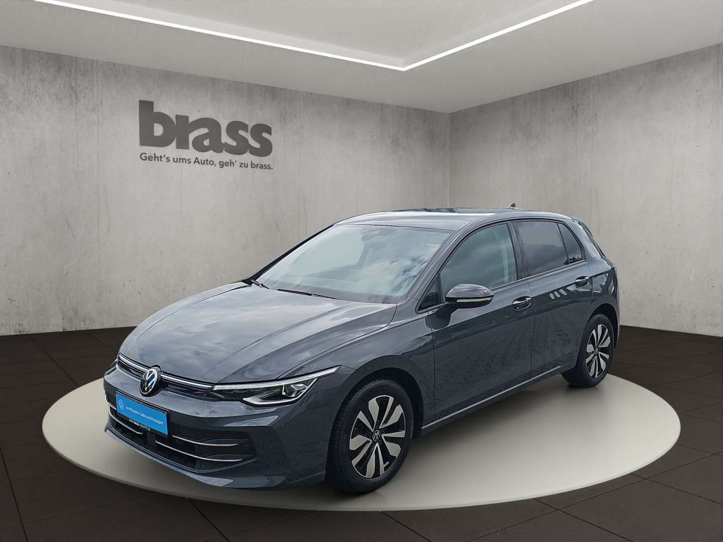 Volkswagen Golf nuo 421 €/ mėn Benzinas 2025m. Sedanas Mechaninė