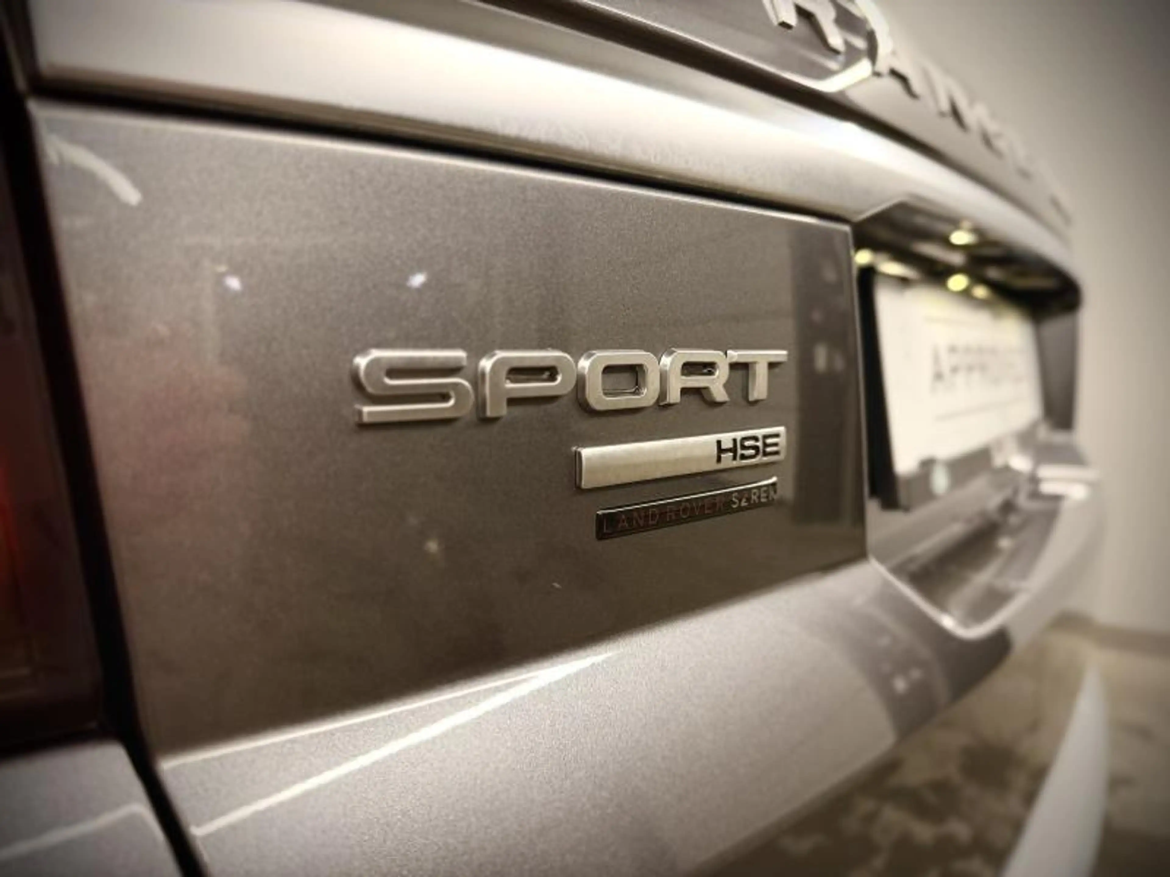 Land Rover Range Rover Sport HSE — photo 8