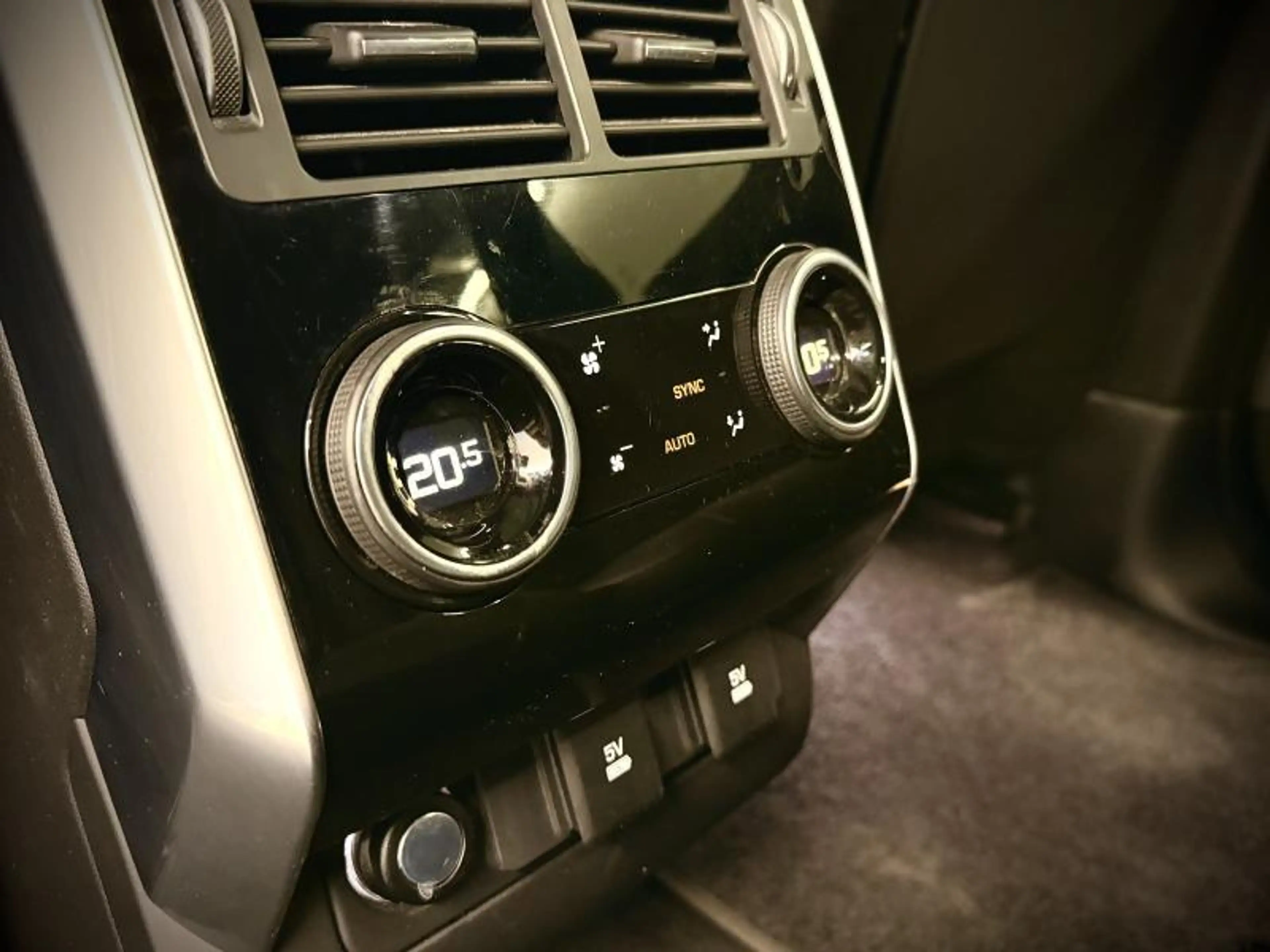 Land Rover Range Rover Sport HSE — photo 32