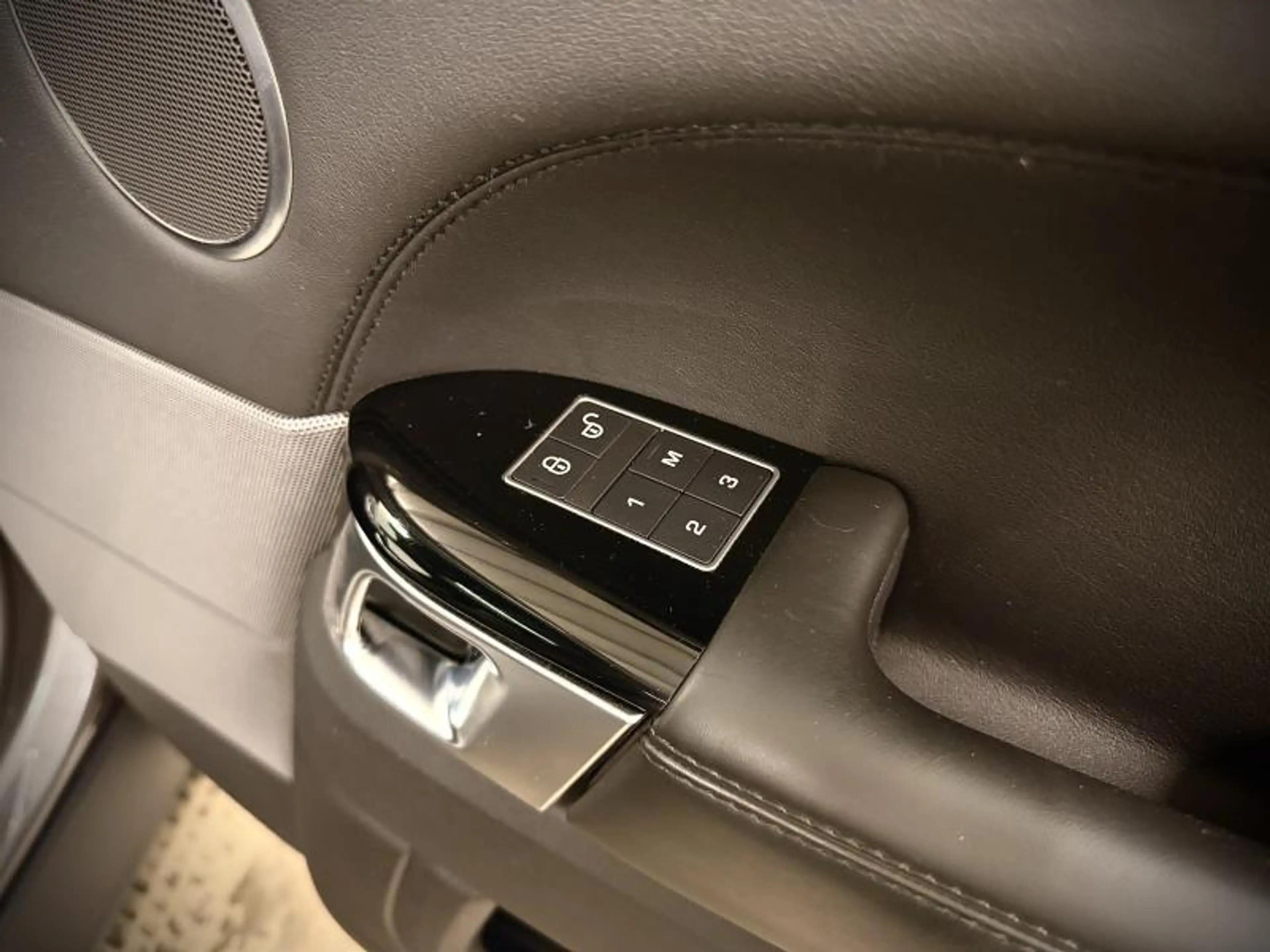 Land Rover Range Rover Sport HSE — photo 28