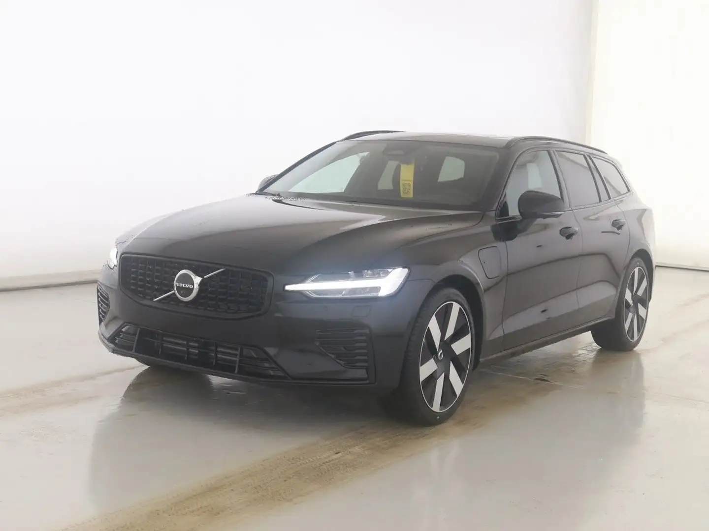 Volvo V60 T6 Plus Dark Recharge Plug-In Hybrid AWD Schwarz - 1