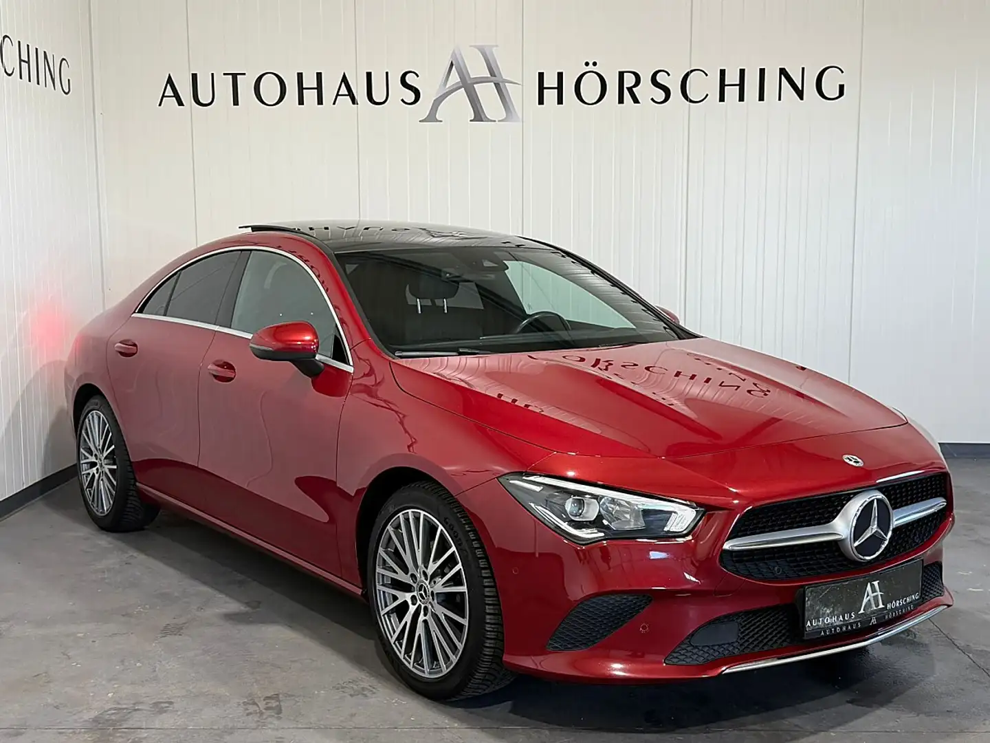 Mercedes-Benz CLA 180 d Aut.//PANO//AMBIENTE//SITZHEIZUNG// Rot - 1