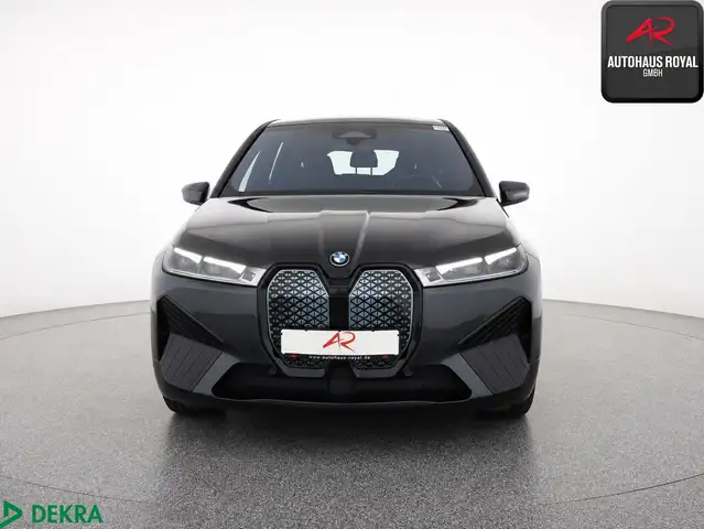BMW Ix view 8