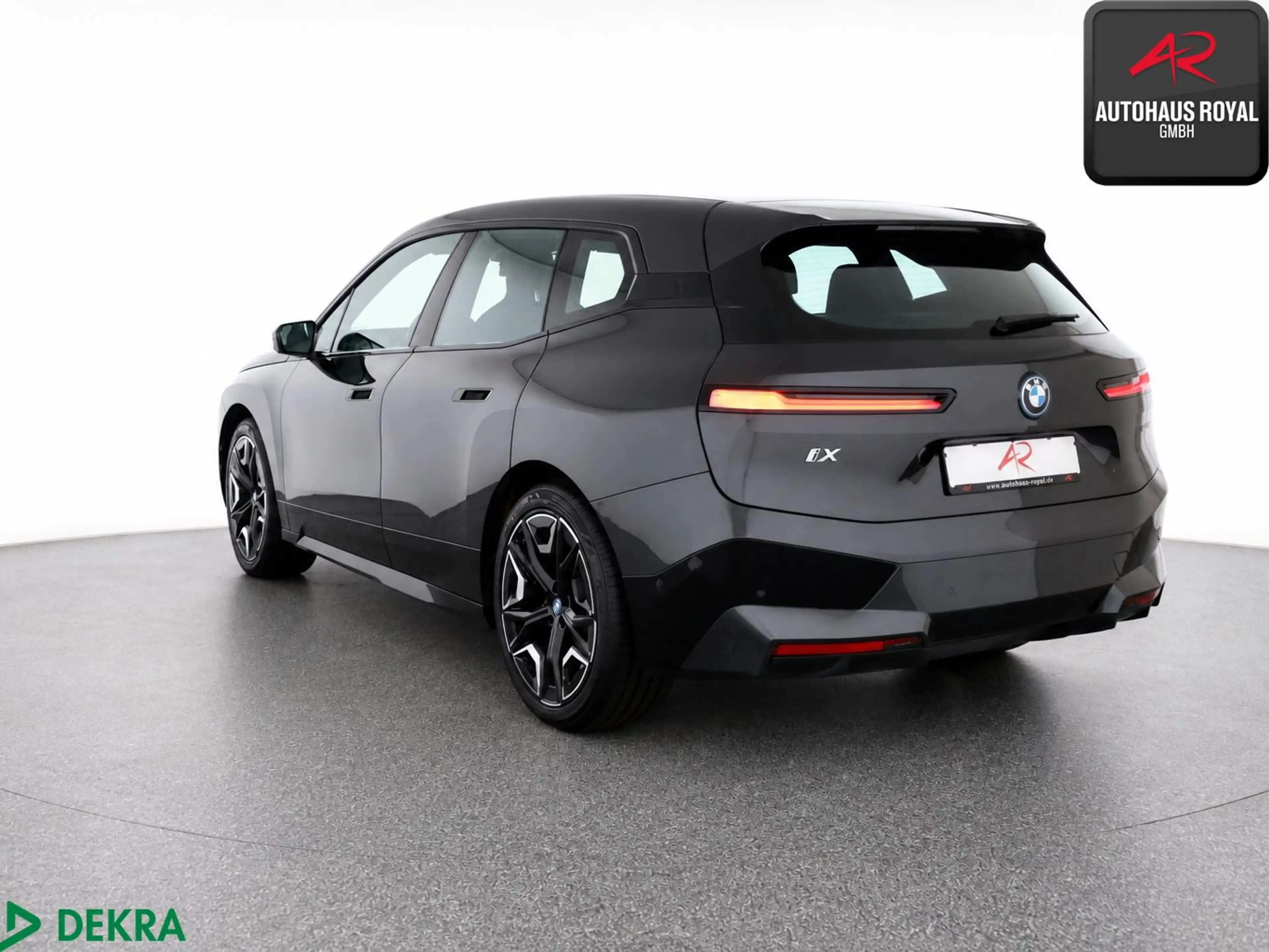 BMW iX xDrive50 SPORT LASER,SKYLOUNGE,360,HEAD,ACC, — photo 3