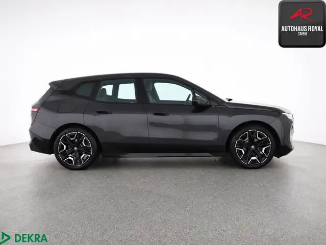 BMW Ix view 6