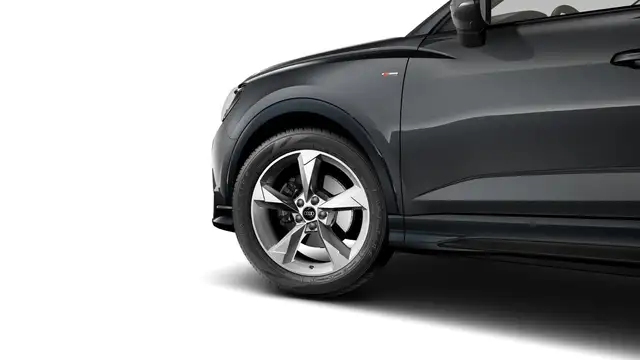 Audi Q3 view 7