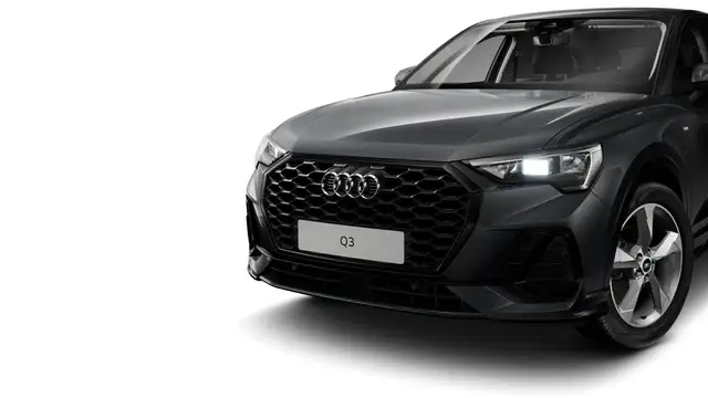 Audi Q3 view 6